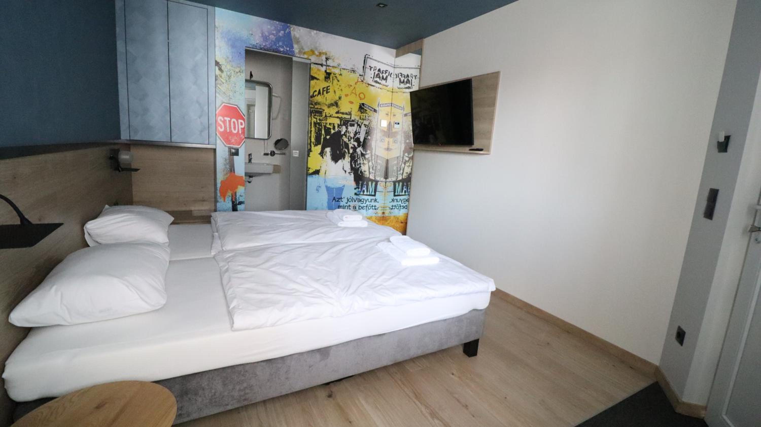 Double or Twin Room with Shower photo 1