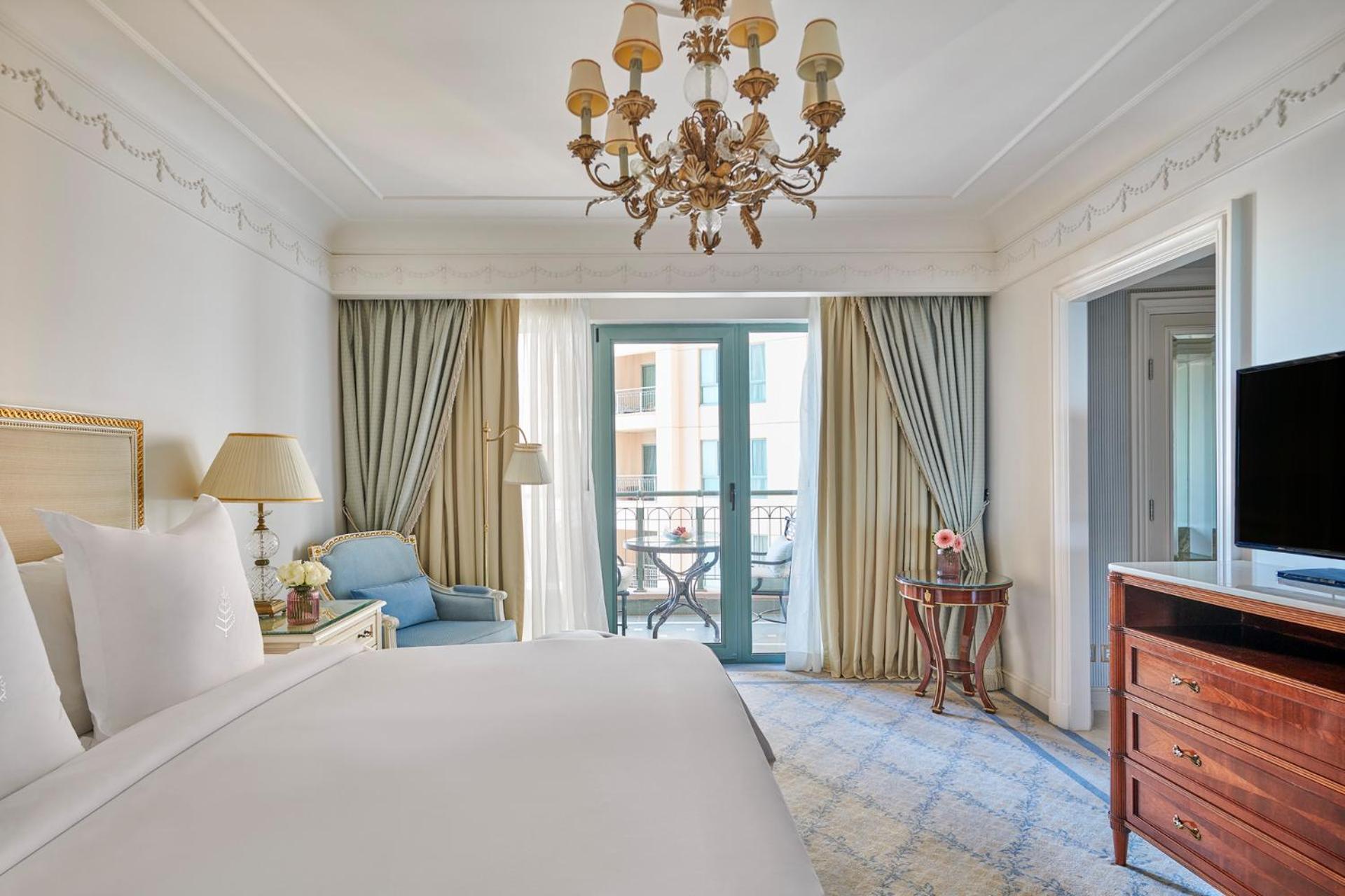  Executive Suite King - Photo 1
