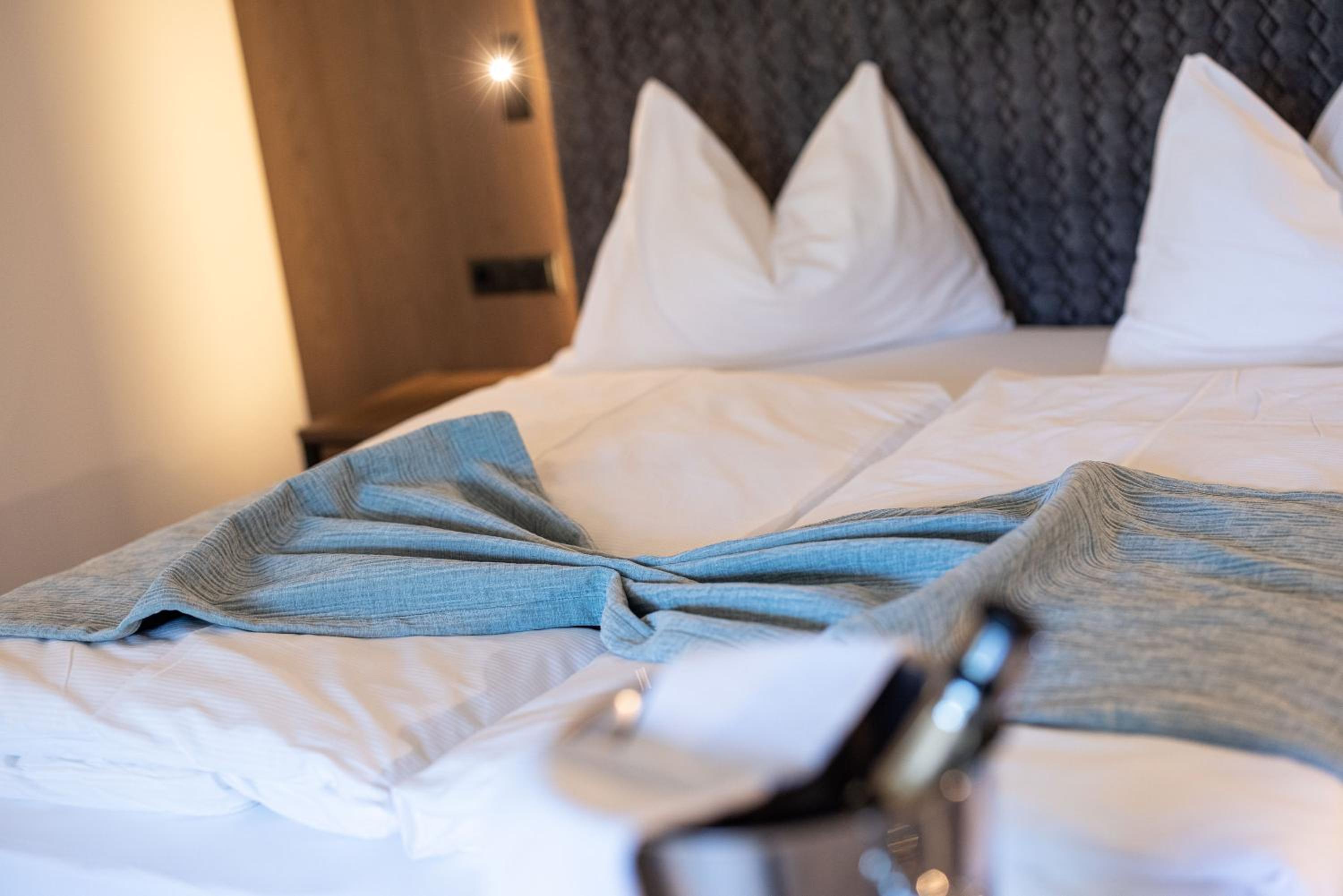 Deluxe Double Room with Pool View with Balcony photo 2