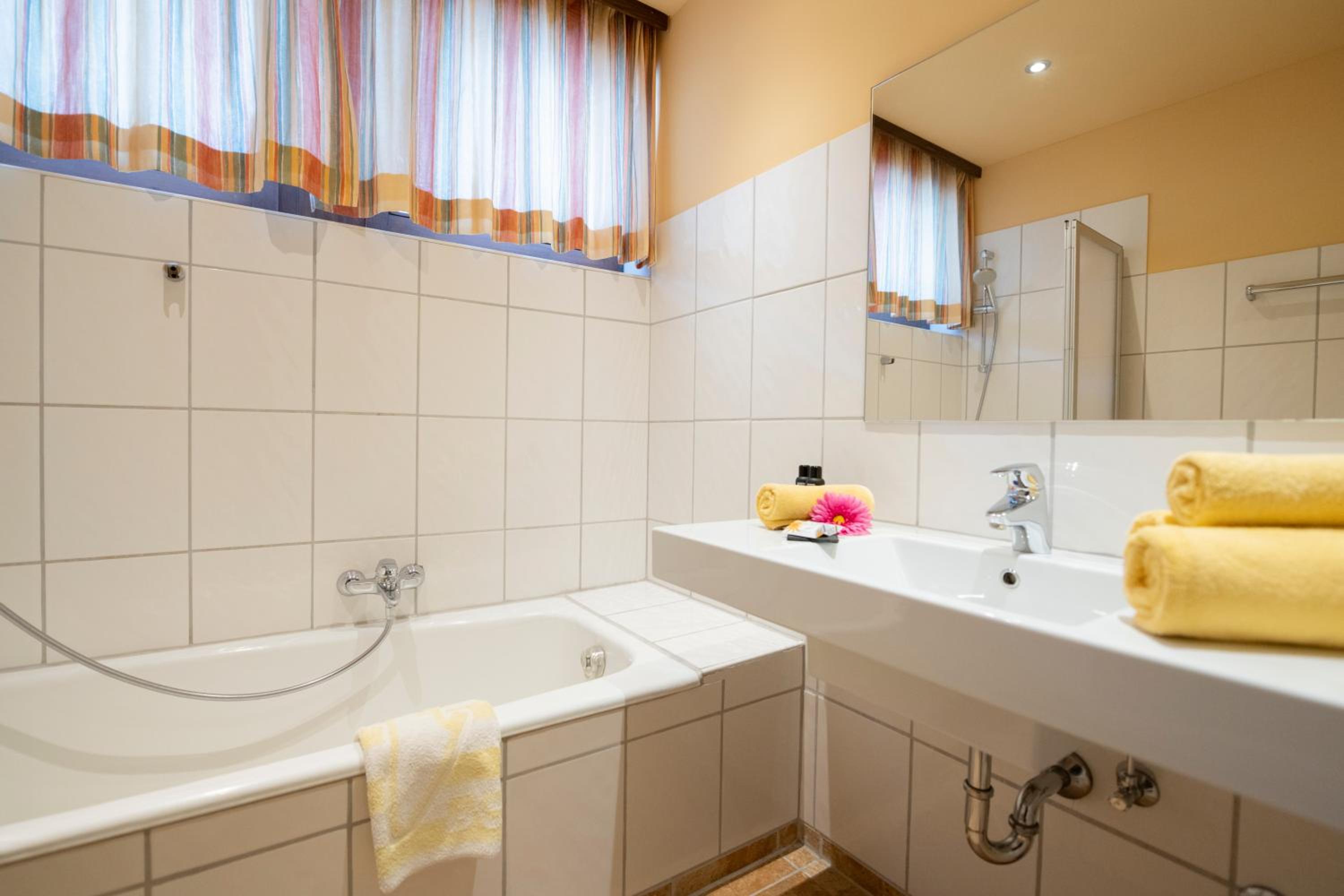 Superior Suite - Photo 17