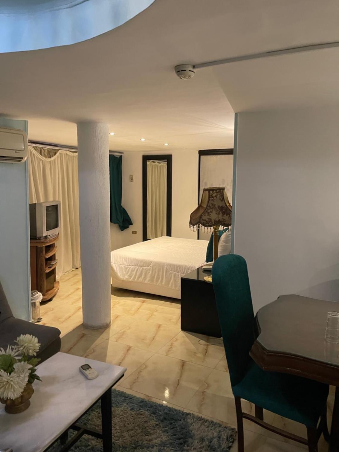 Executive One-Bedroom Suite - Photo 5