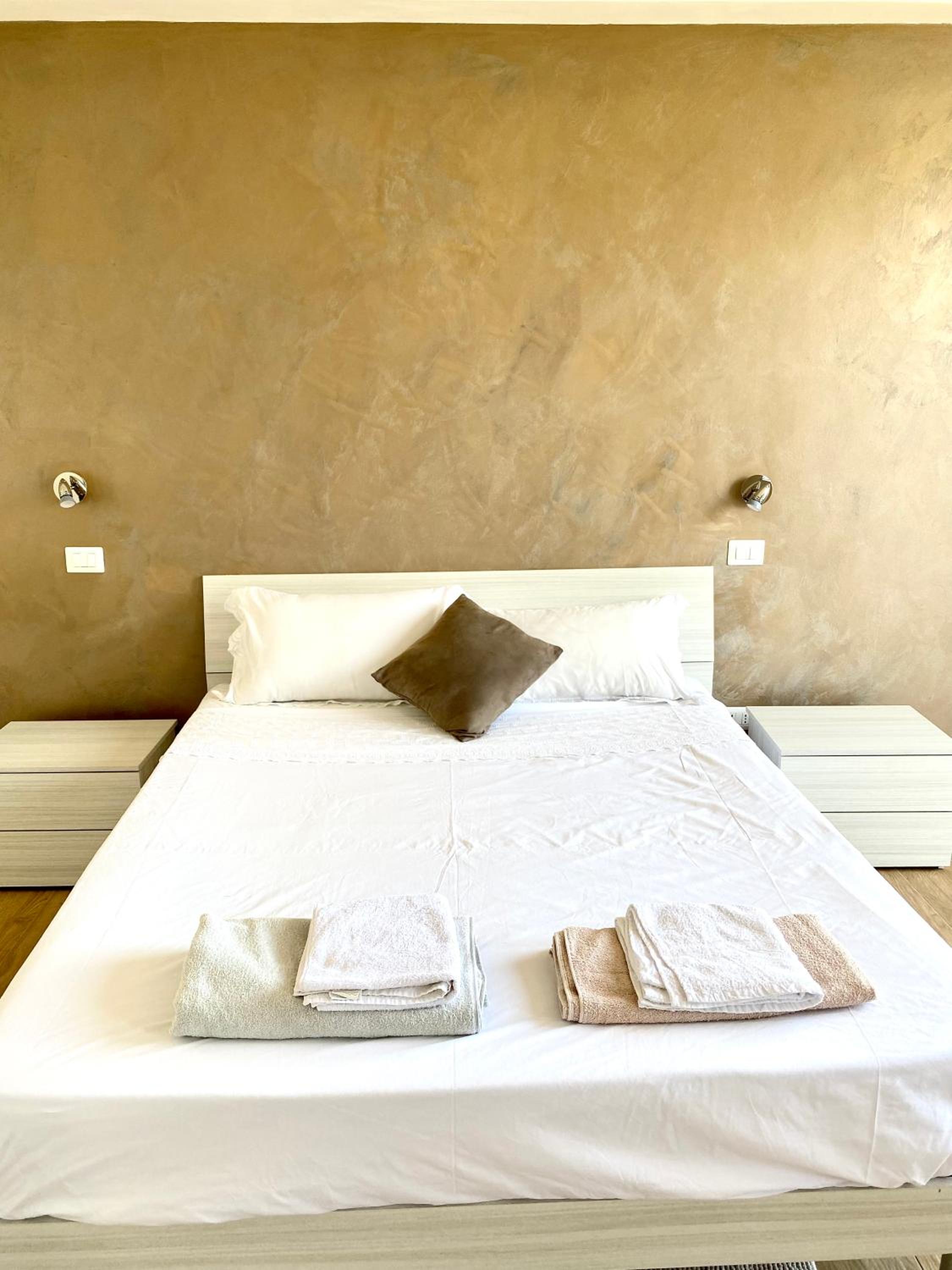 Double or Twin Room with Sea View - Photo 32