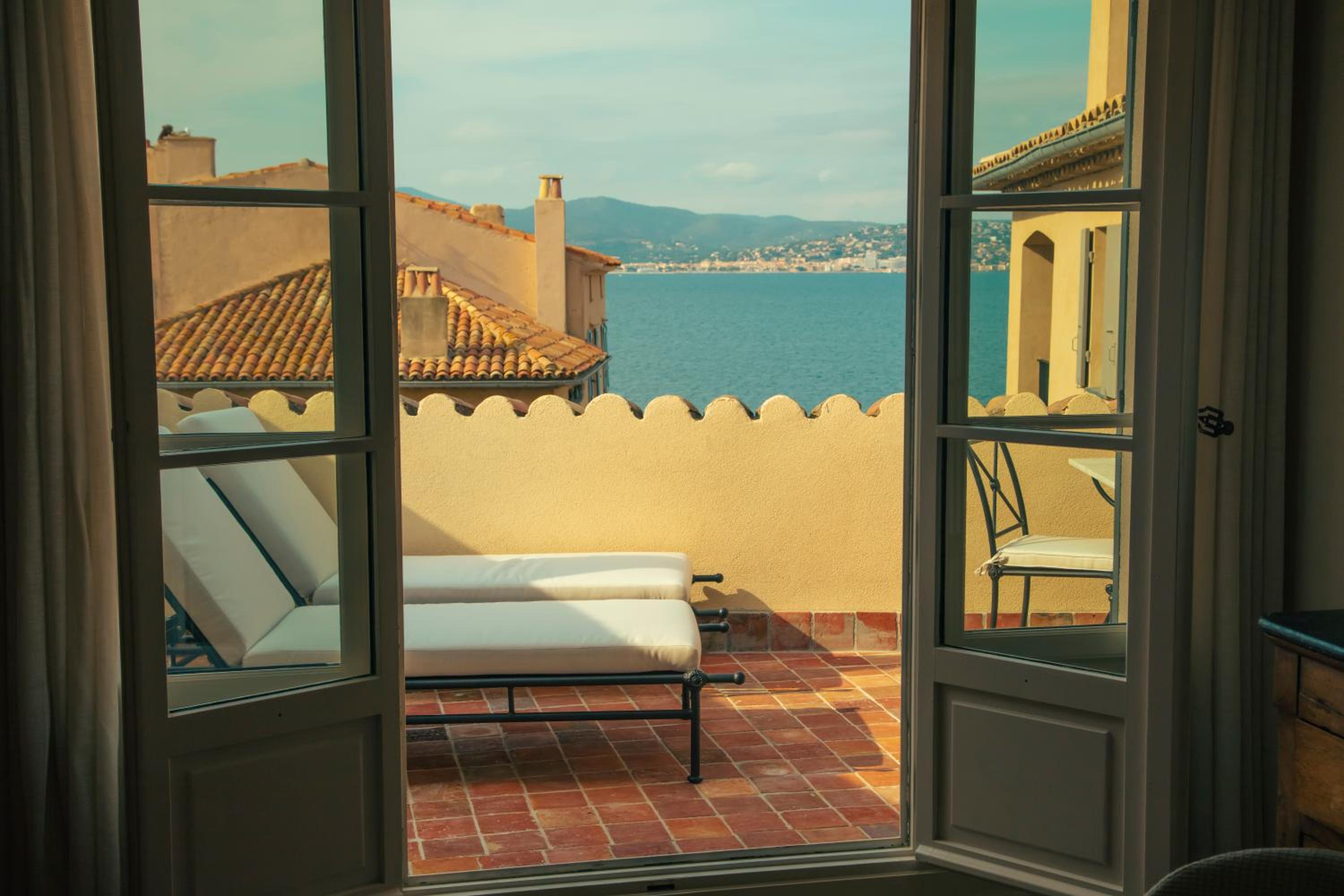 Suite Prestige Tropézienne avec Terrasse – Vue sur Mer