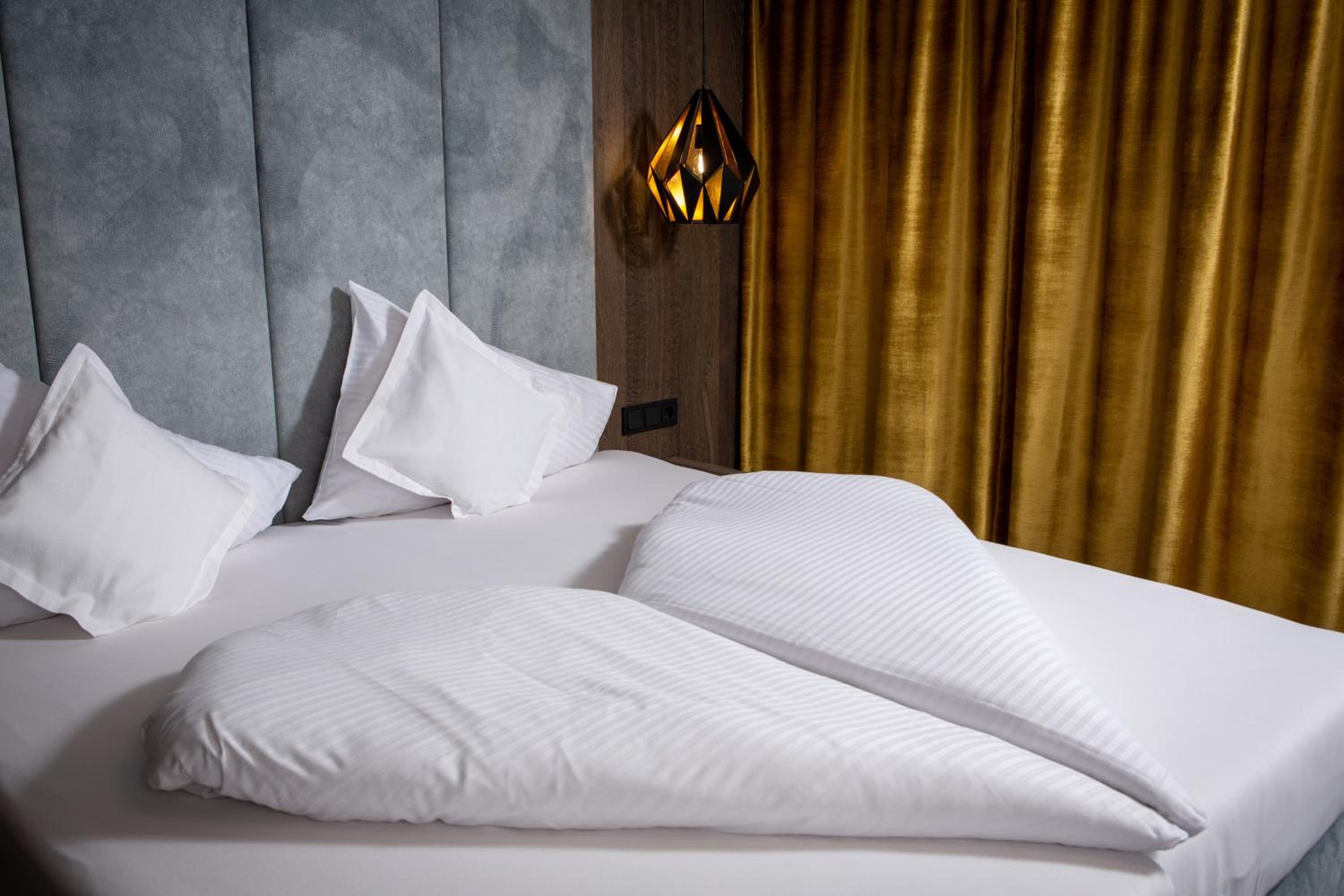 Deluxe Double Room - Photo 1
