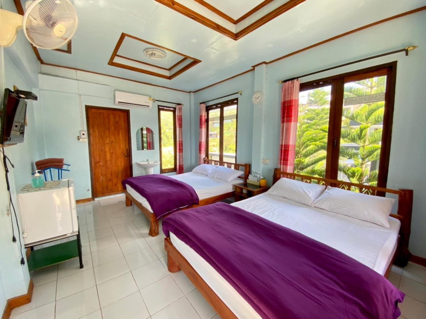Classic Quadruple Room photo 2