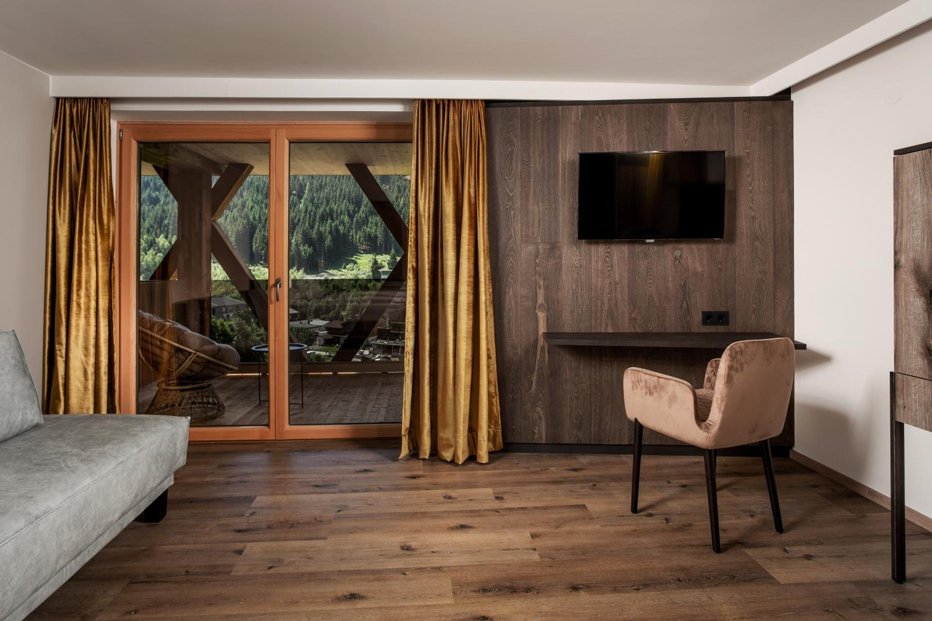 Family Room with Terrace photo 2