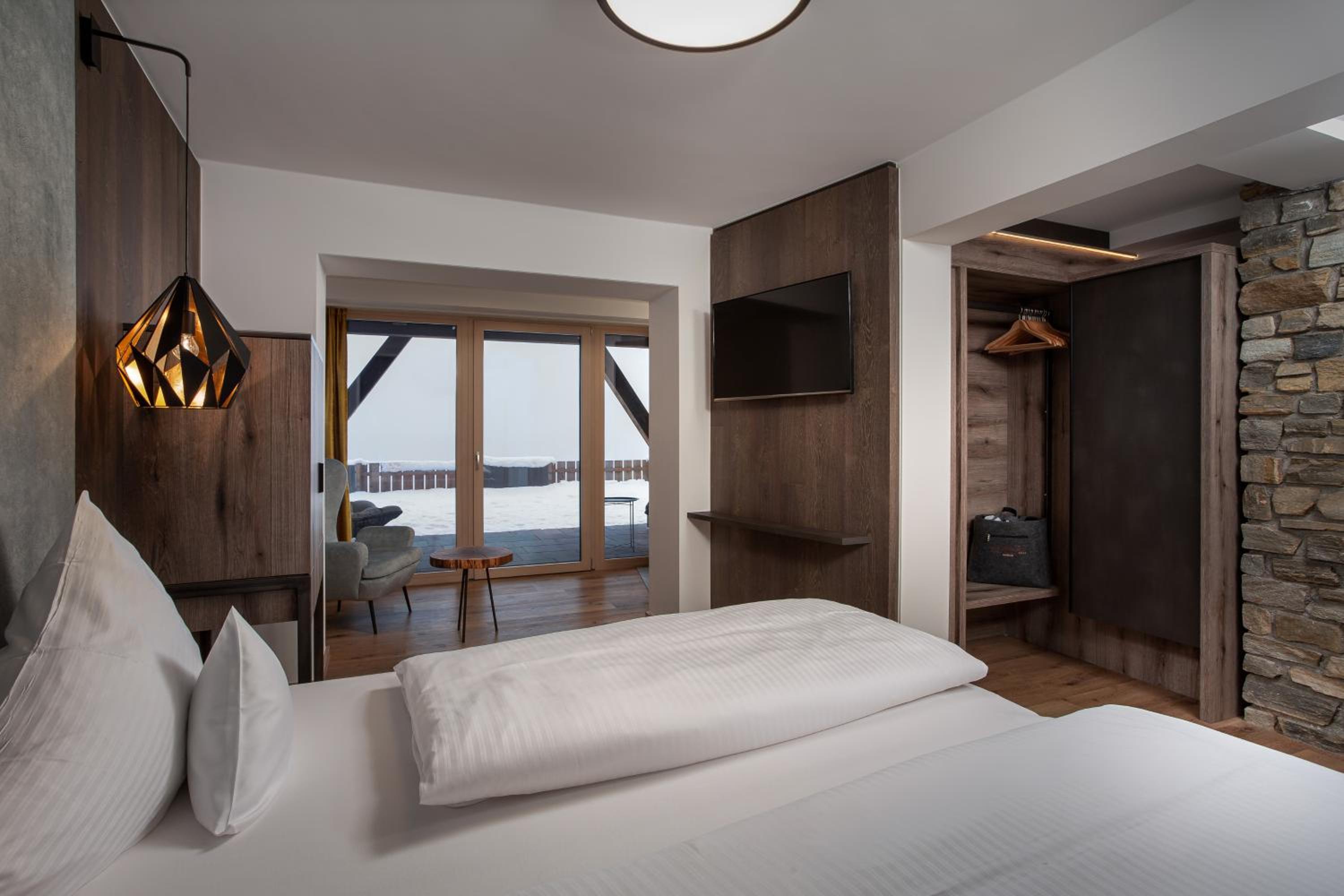 Junior Suite with Terrace - Photo 4