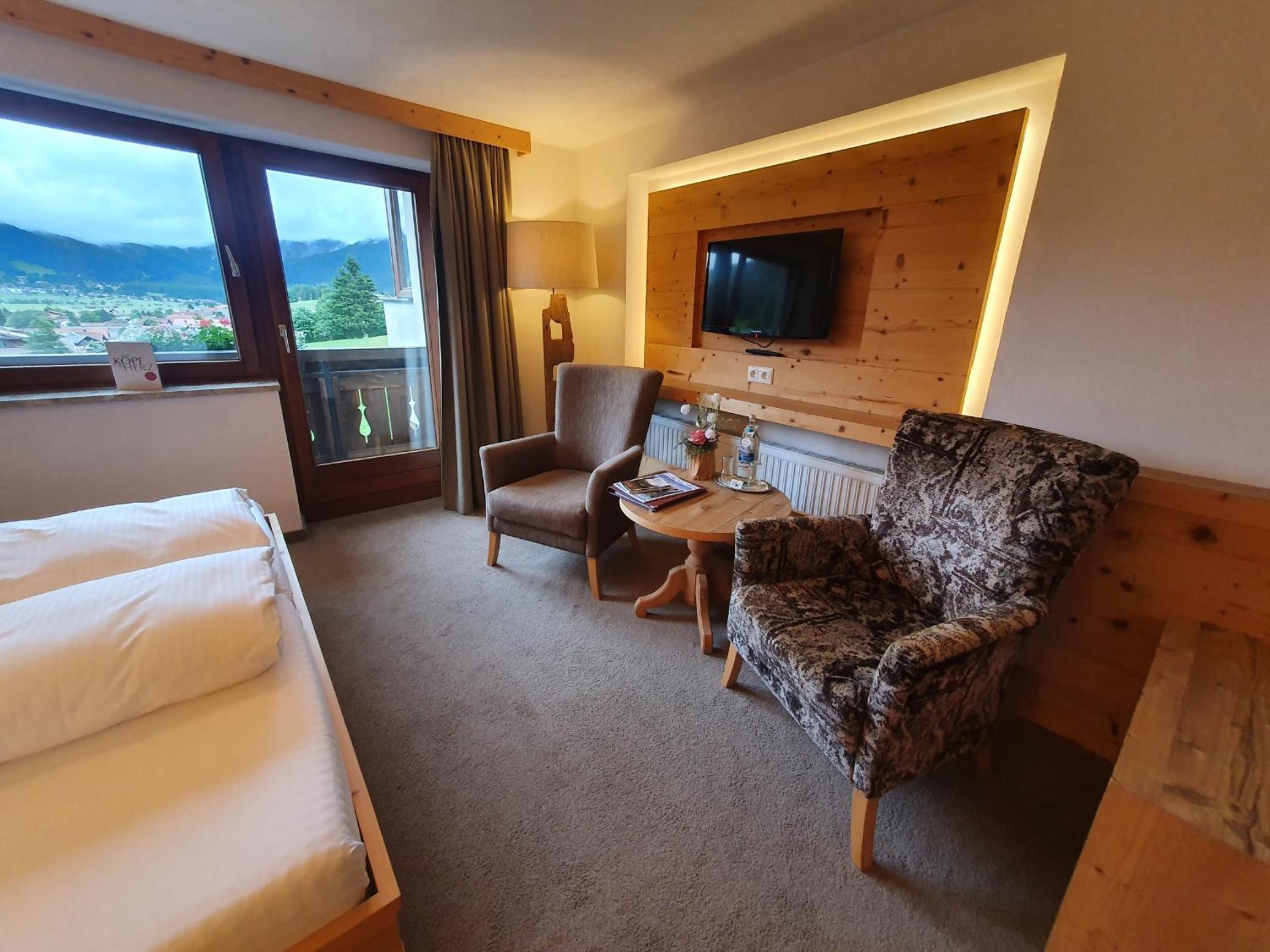 Superior Double Room with Balcony - Photo 10