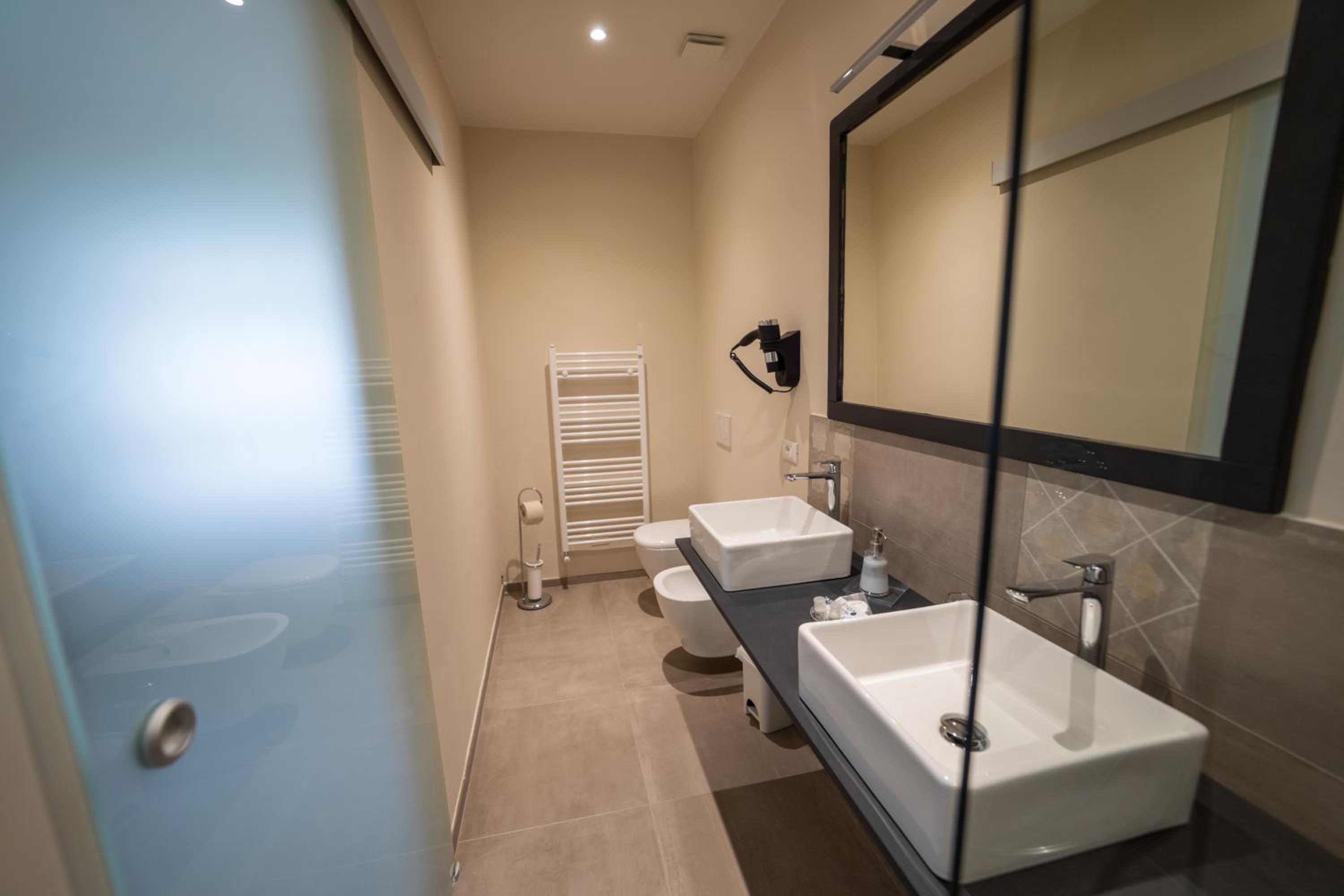 Junior Suite with Pool View photo 3