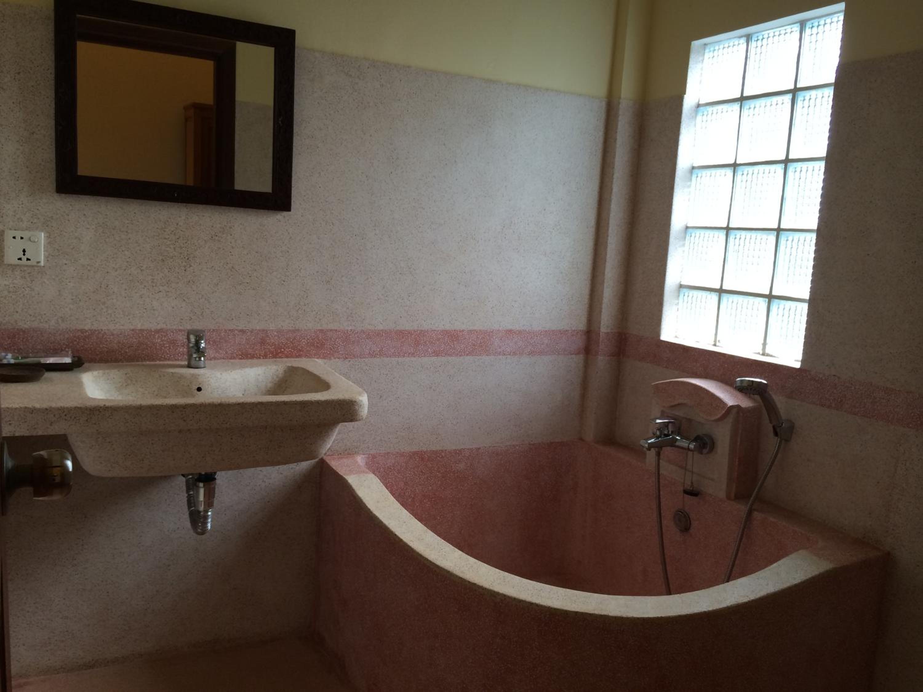 Deluxe Twin Room - Photo 3