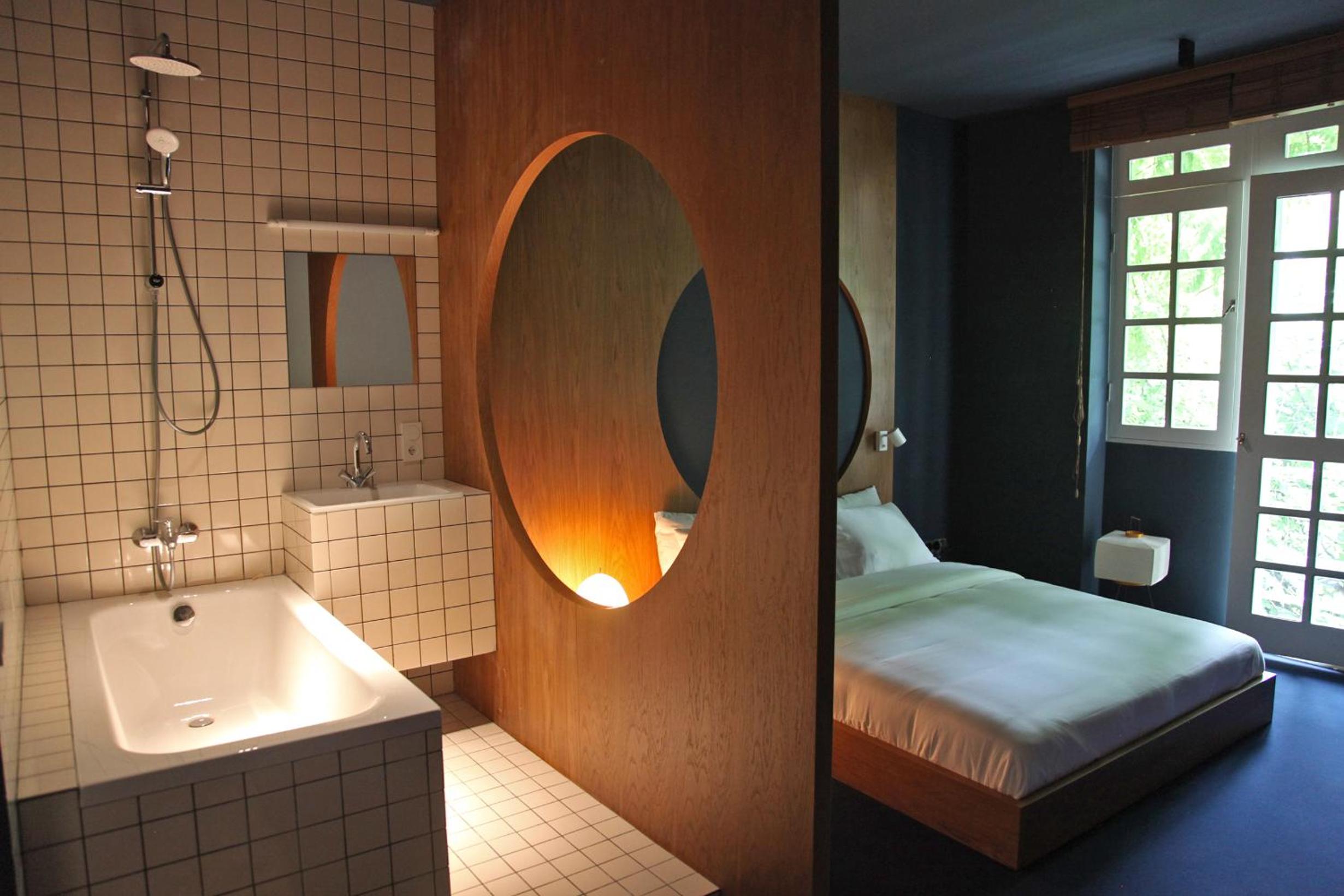 Junior Suite with Balcony - Photo 7
