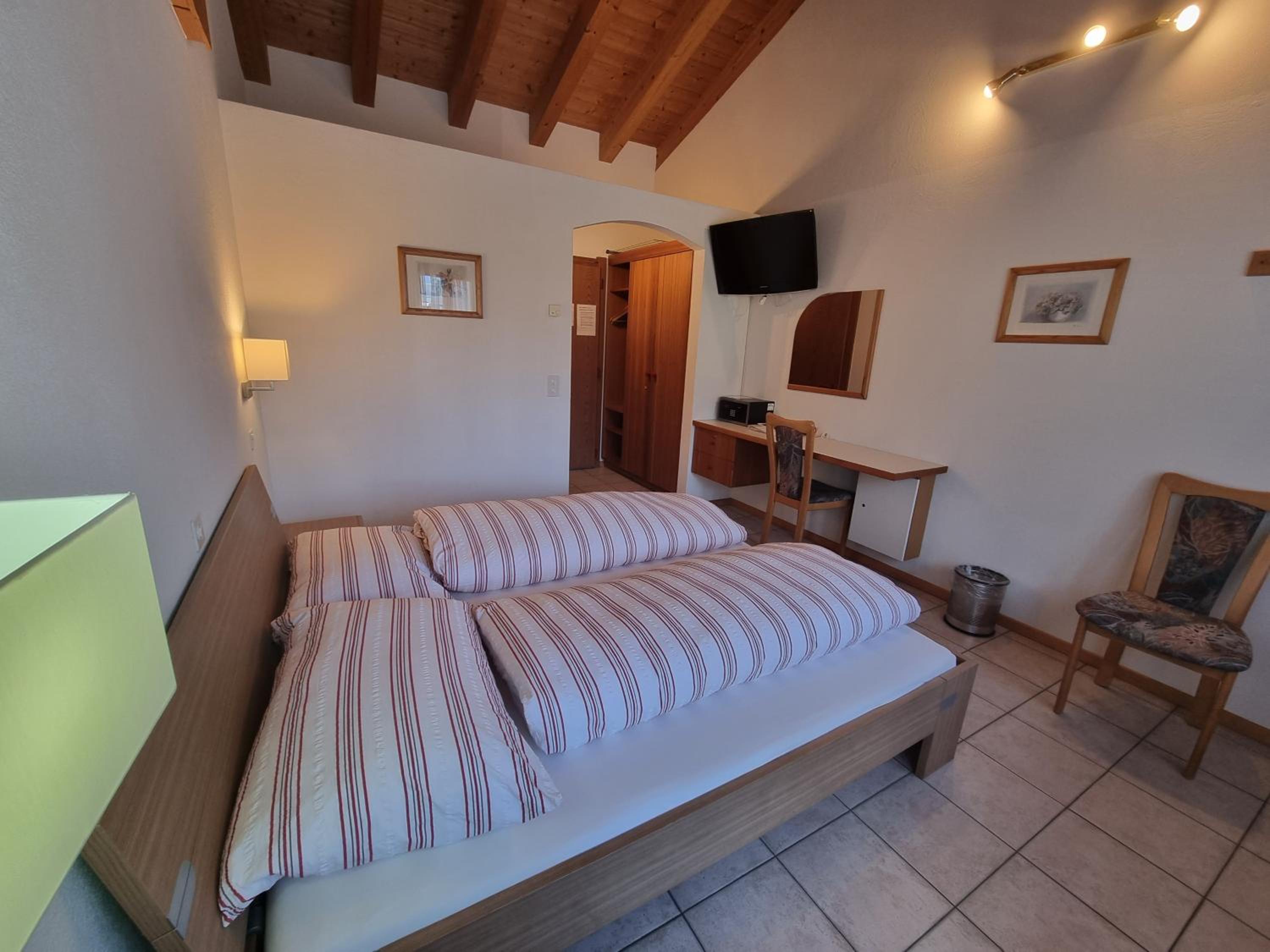 Double or Twin Room with Balcony - Annex - Photo 3