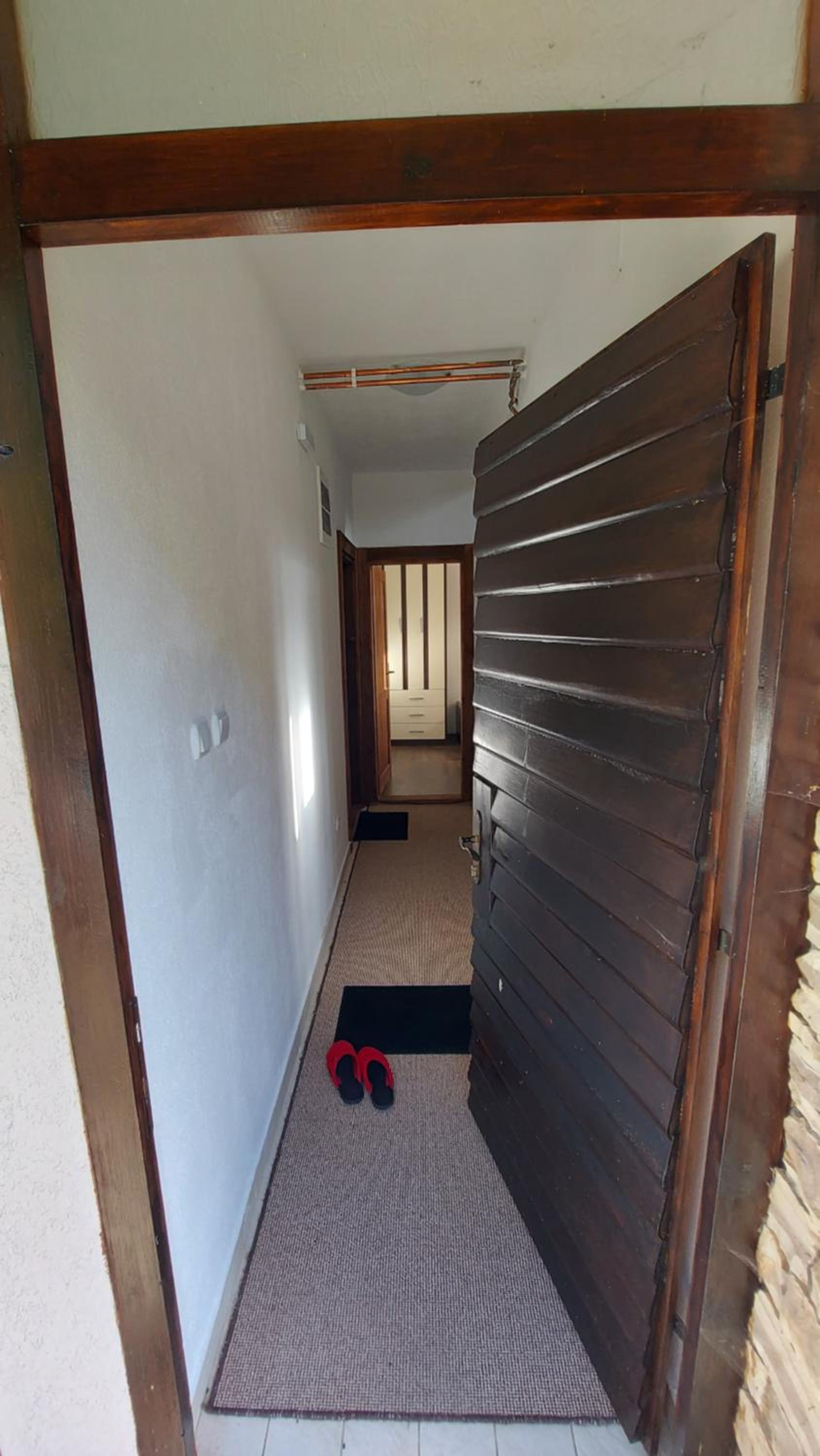 Five-Bedroom House photo 1