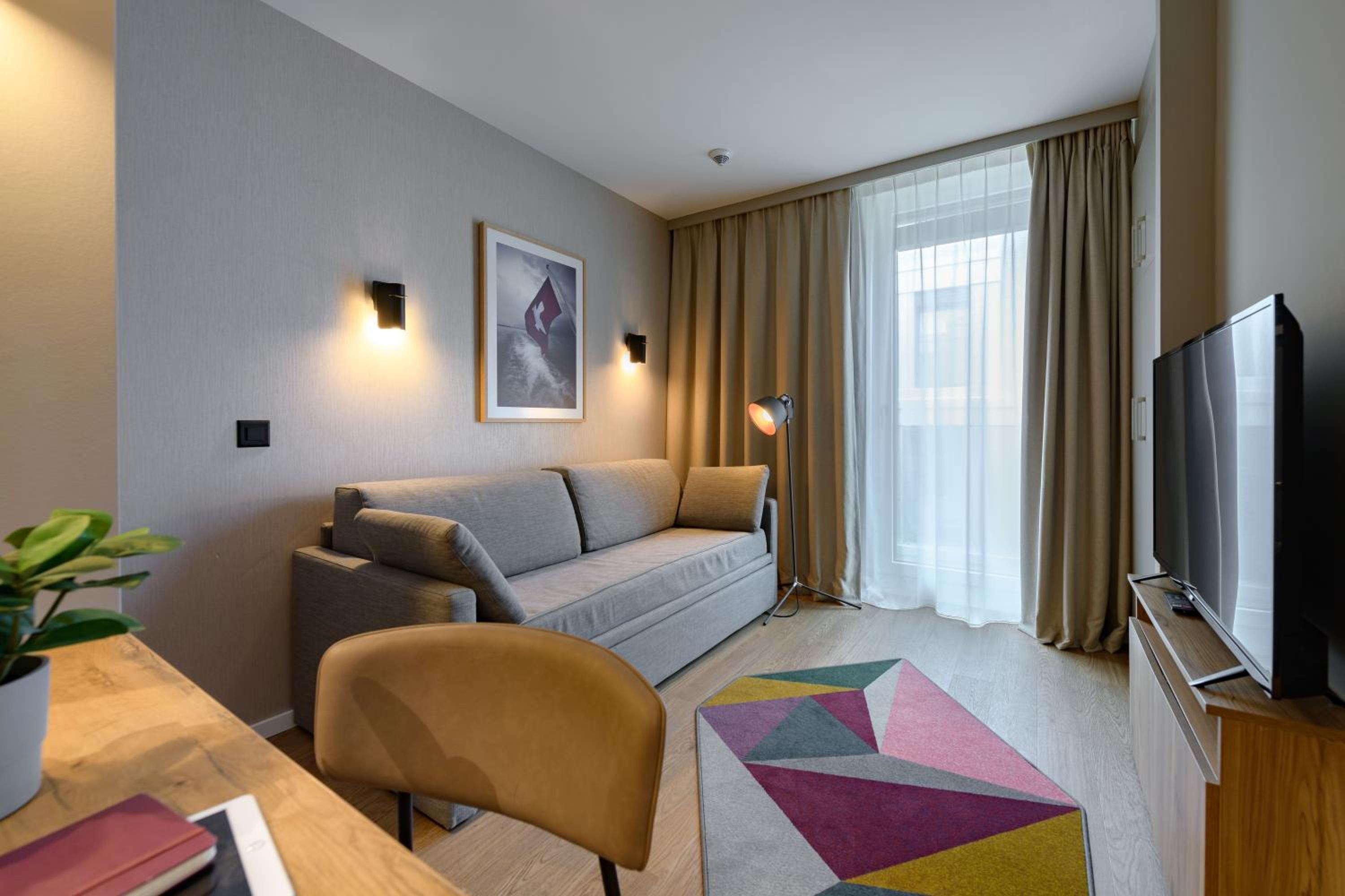 One-Bedroom Apartment - Photo 14