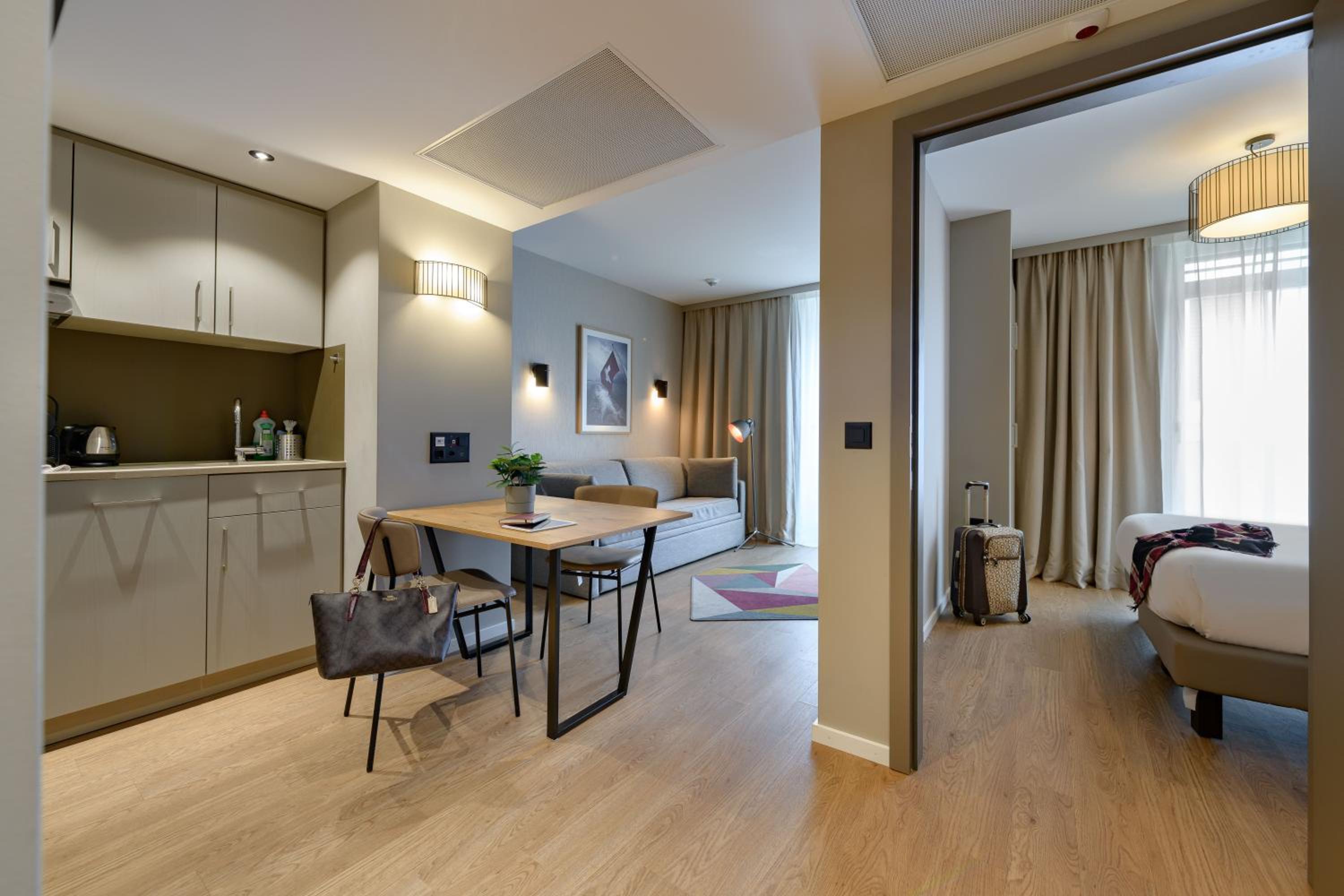 One-Bedroom Apartment - Photo 12