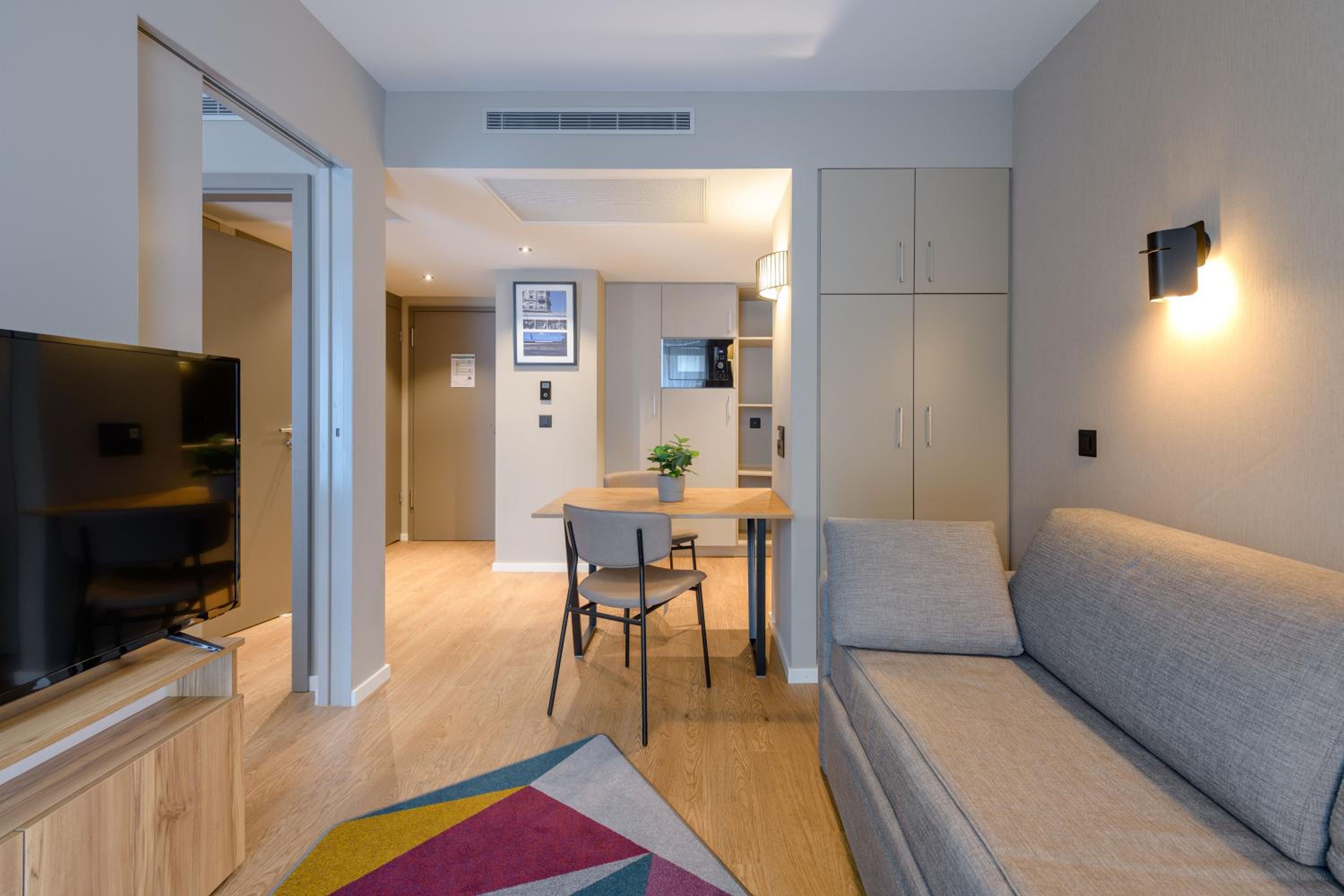 One-Bedroom Apartment - Photo 9
