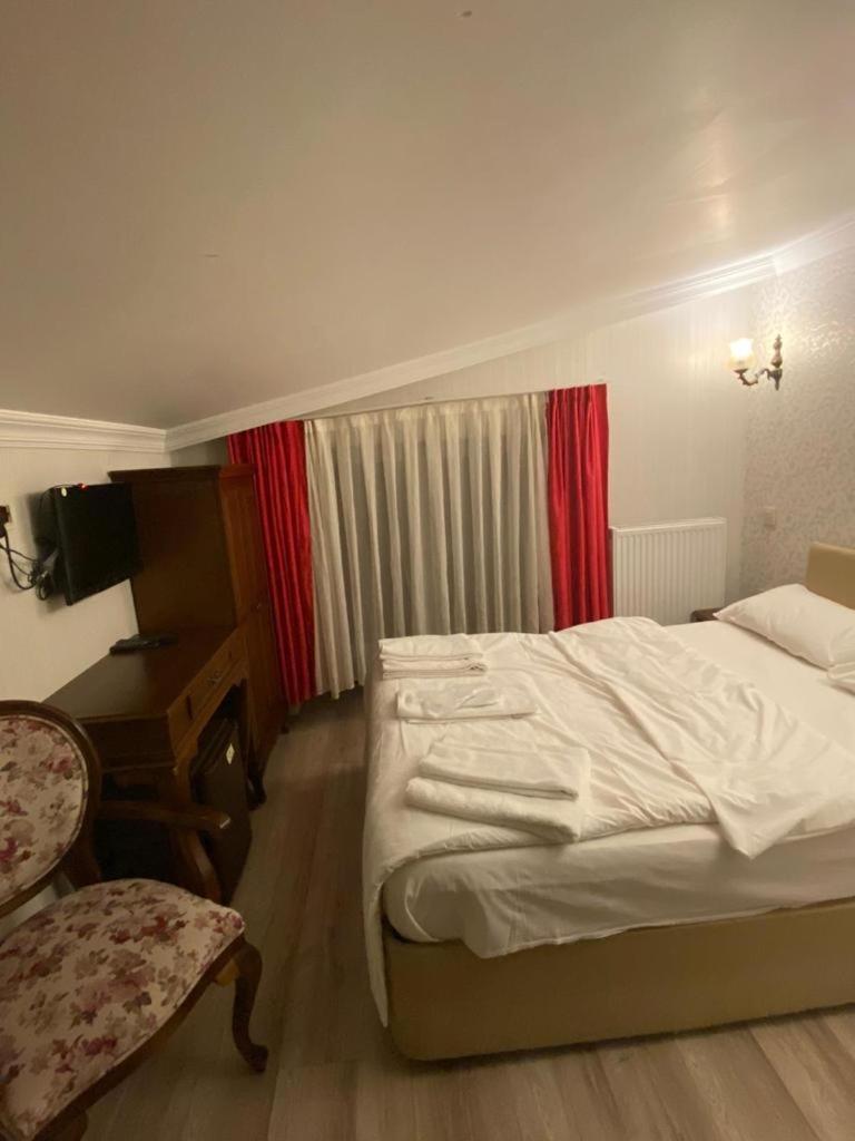 Budget Double Room photo 3