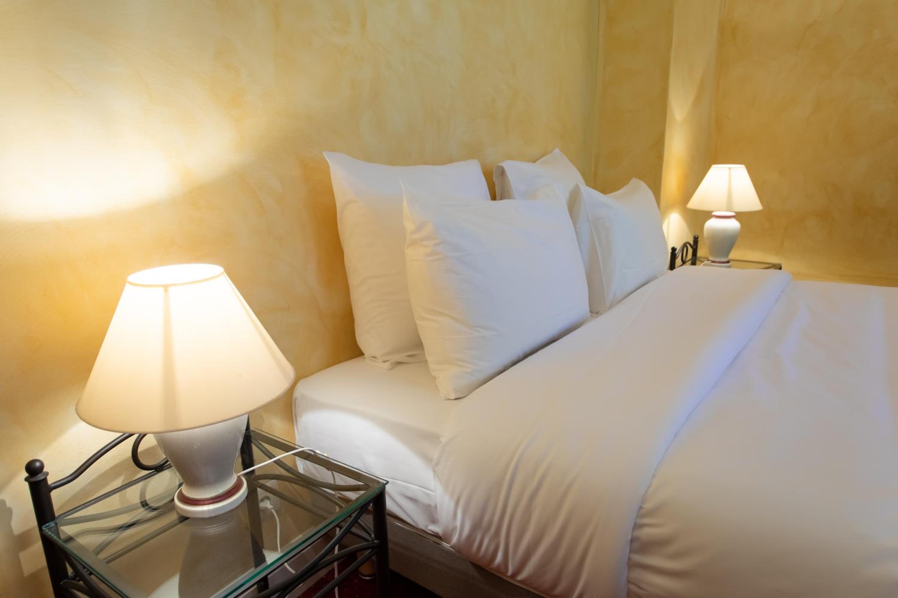 Double or Twin Room - Photo 21