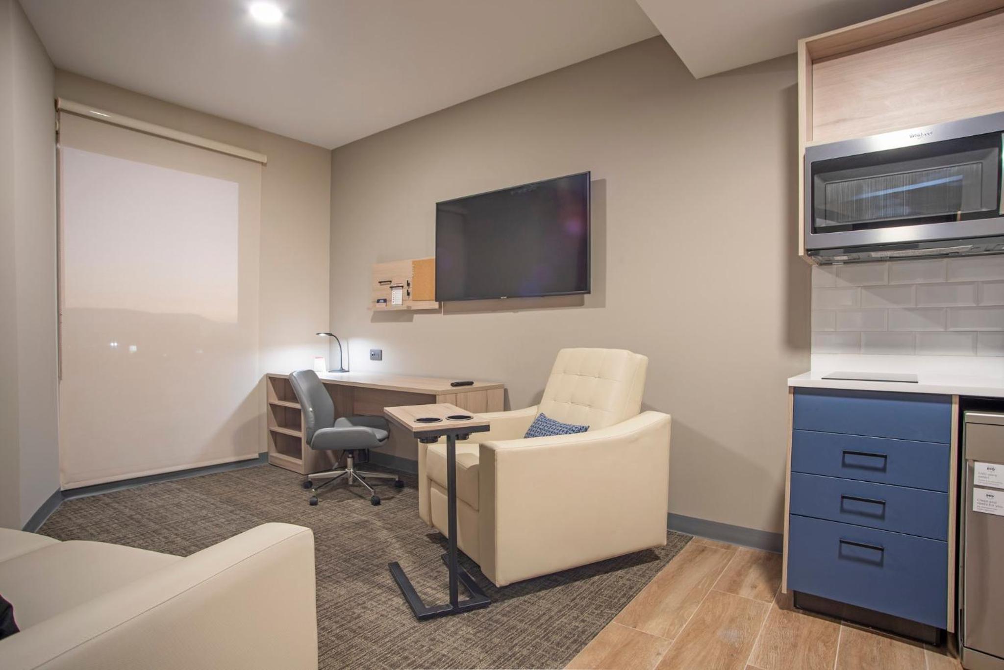 One-Bedroom King Suite - Non-Smoking - Photo 1