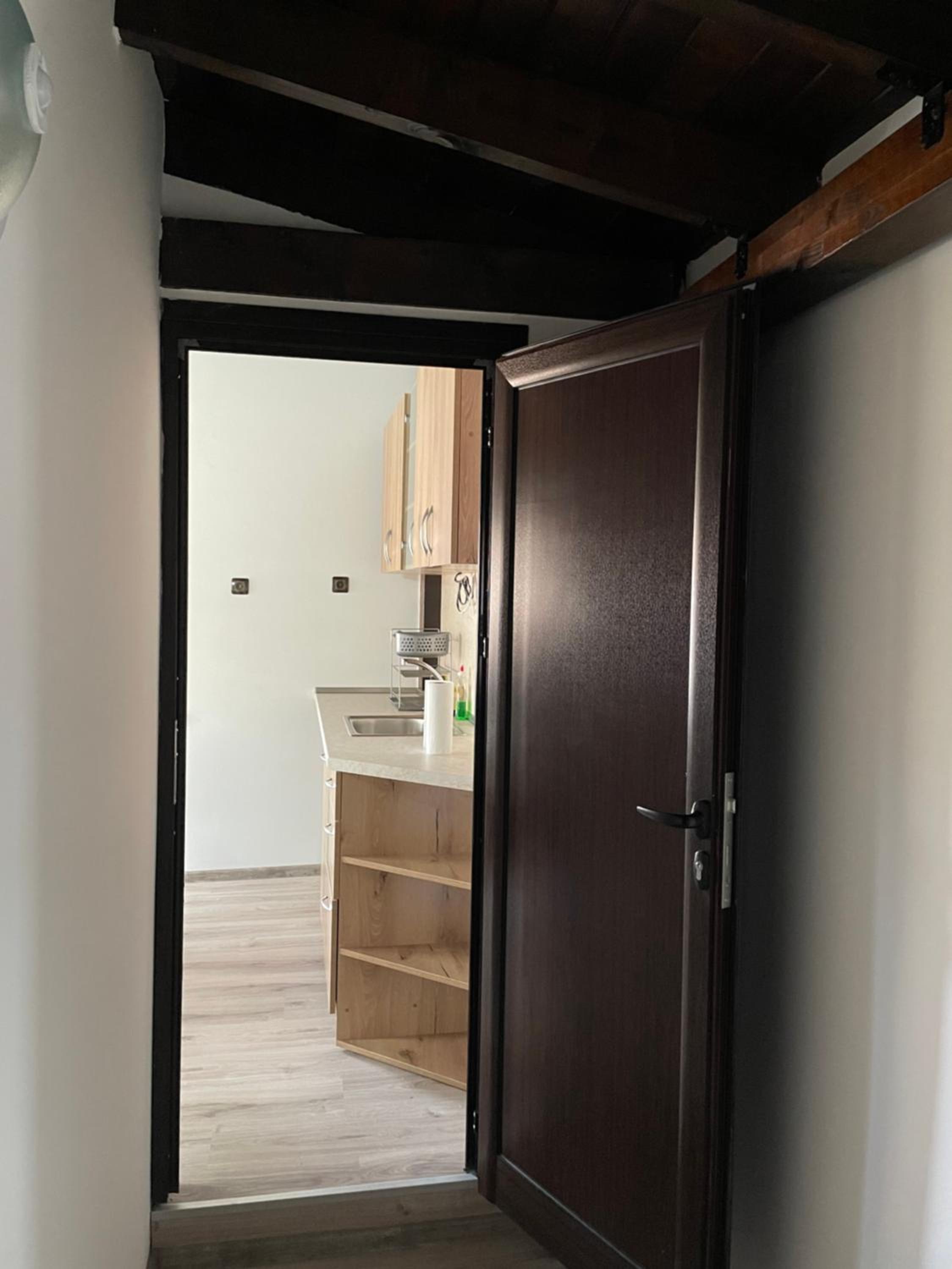One-Bedroom Apartment - Photo 8