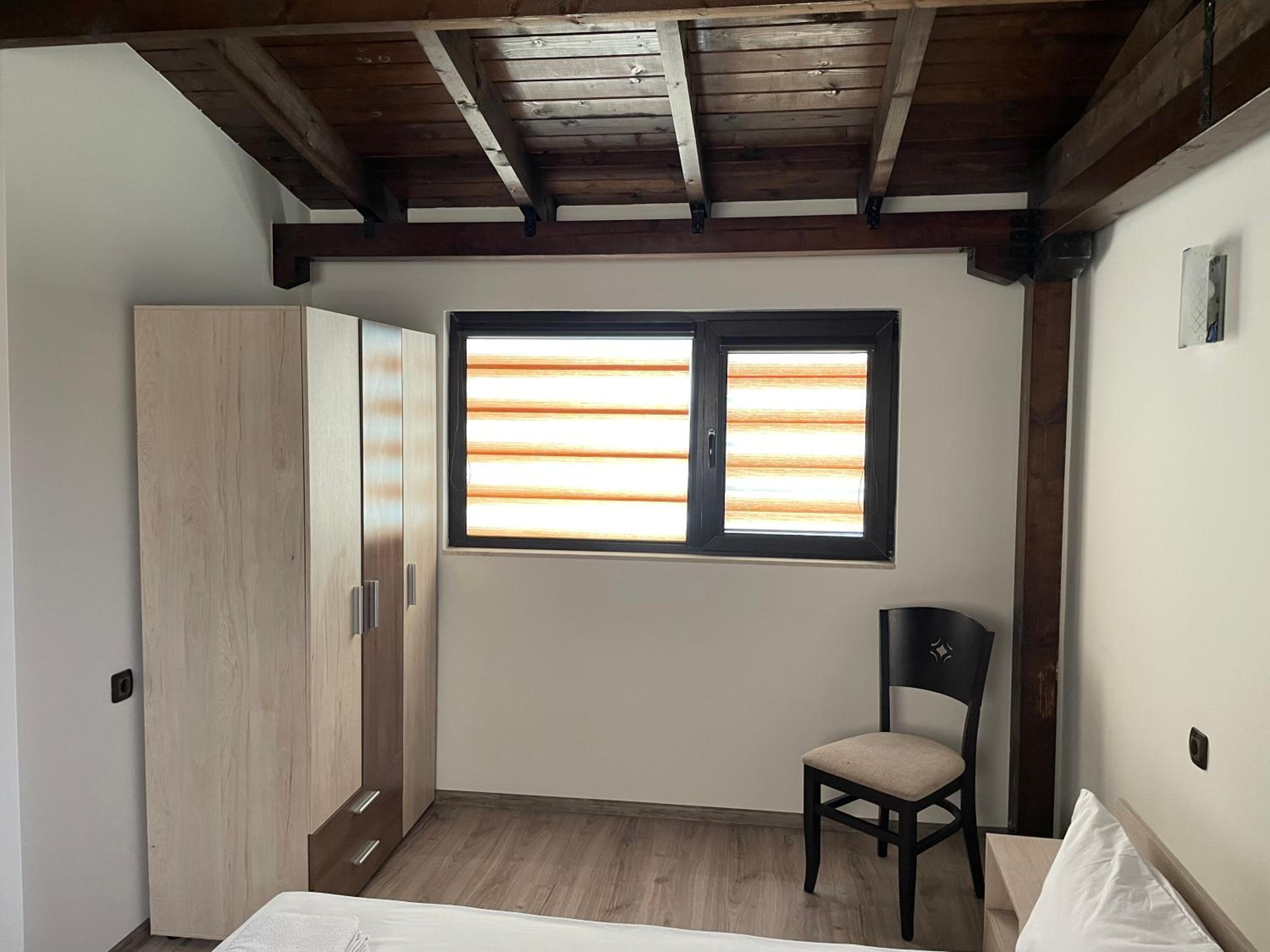 One-Bedroom Apartment - Photo 11
