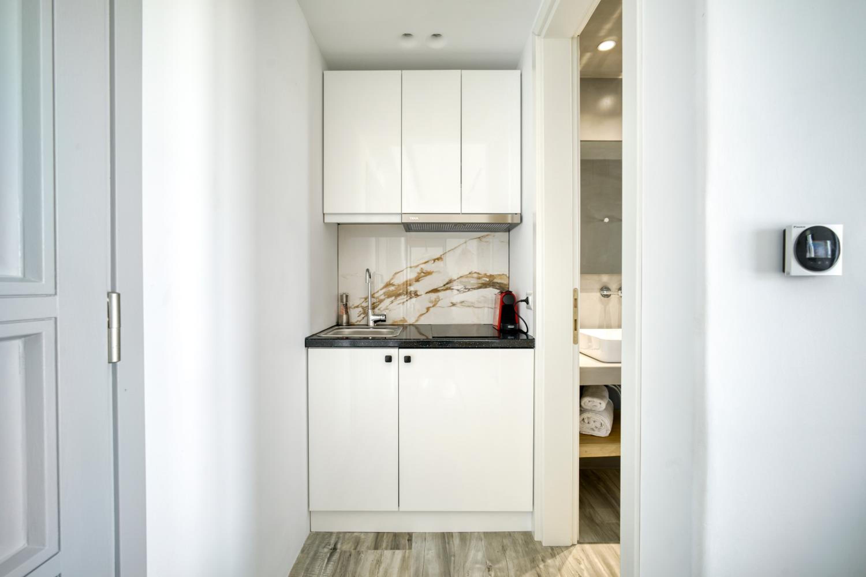 One-Bedroom House - Photo 21