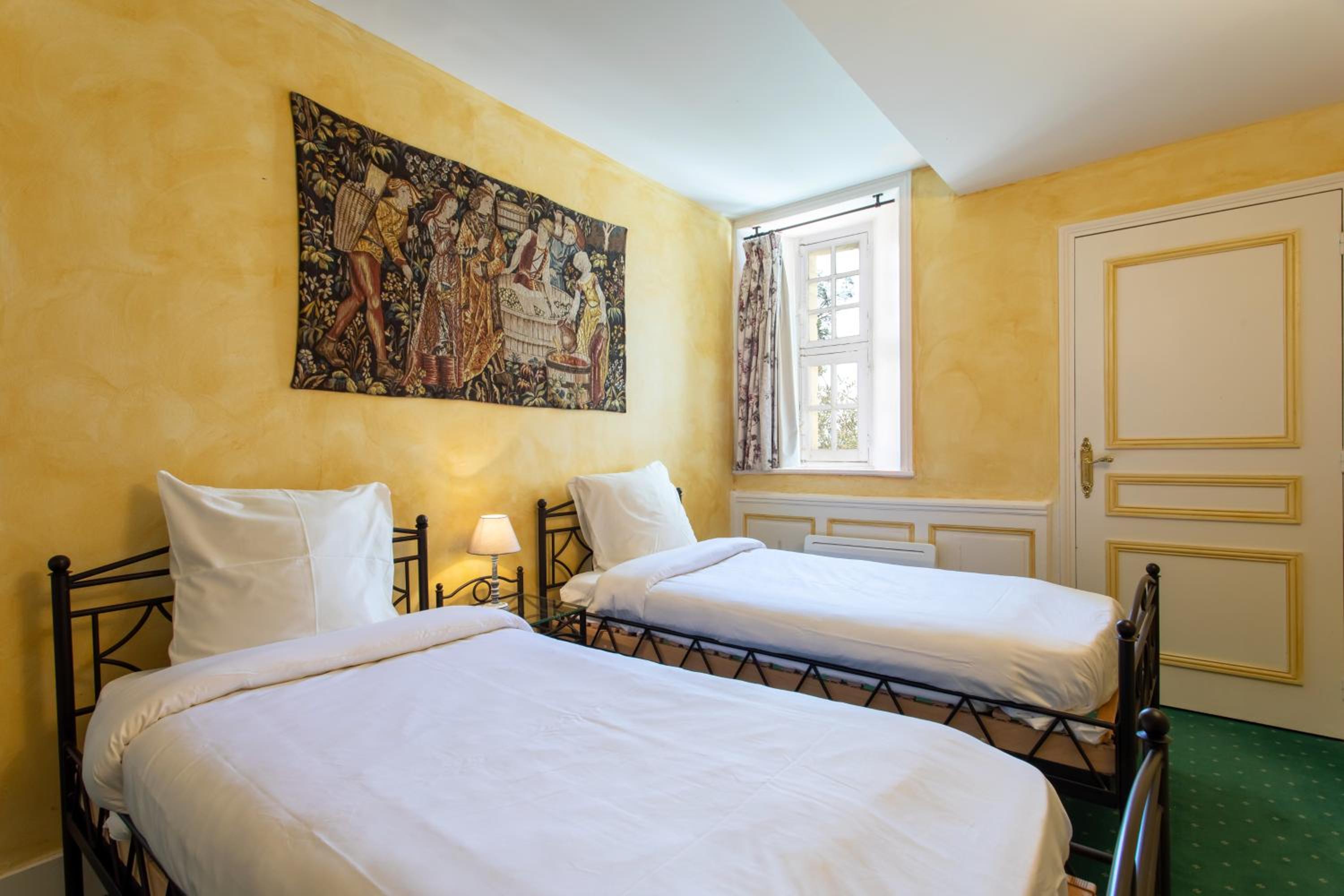 Classic Quadruple Room - Photo 18