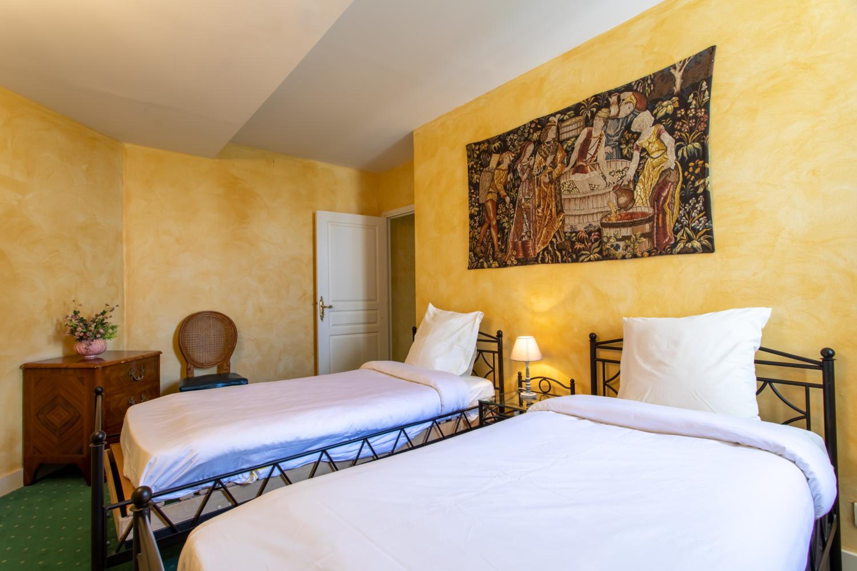 Classic Quadruple Room - Photo 14