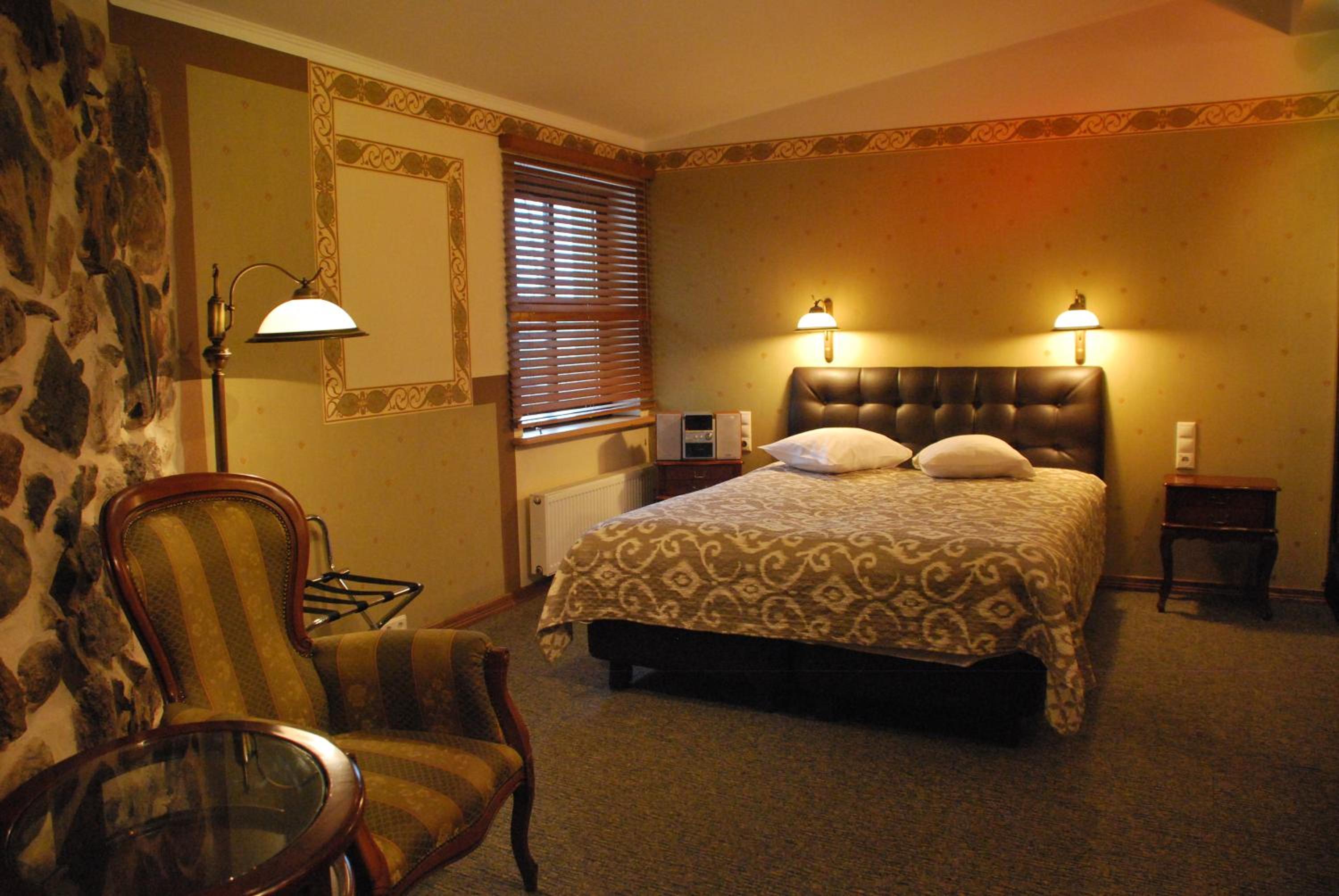 Double Room with large double bed photo 3