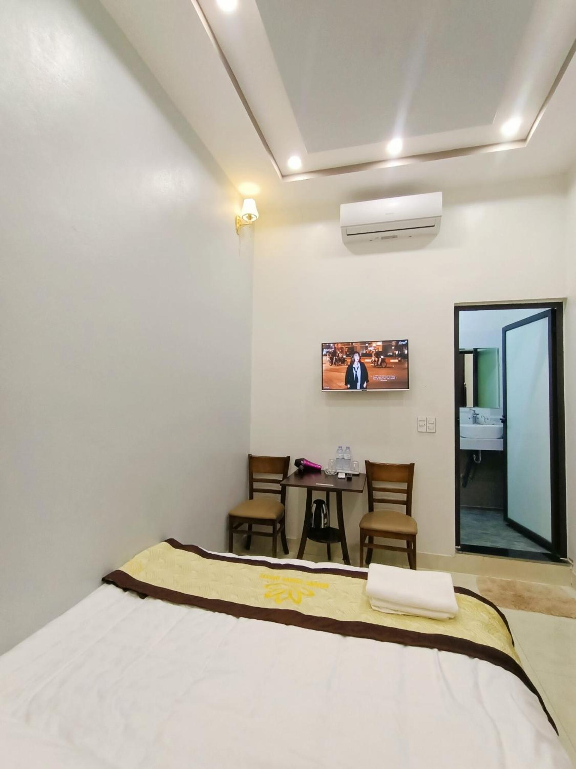 Double Room - Photo 6
