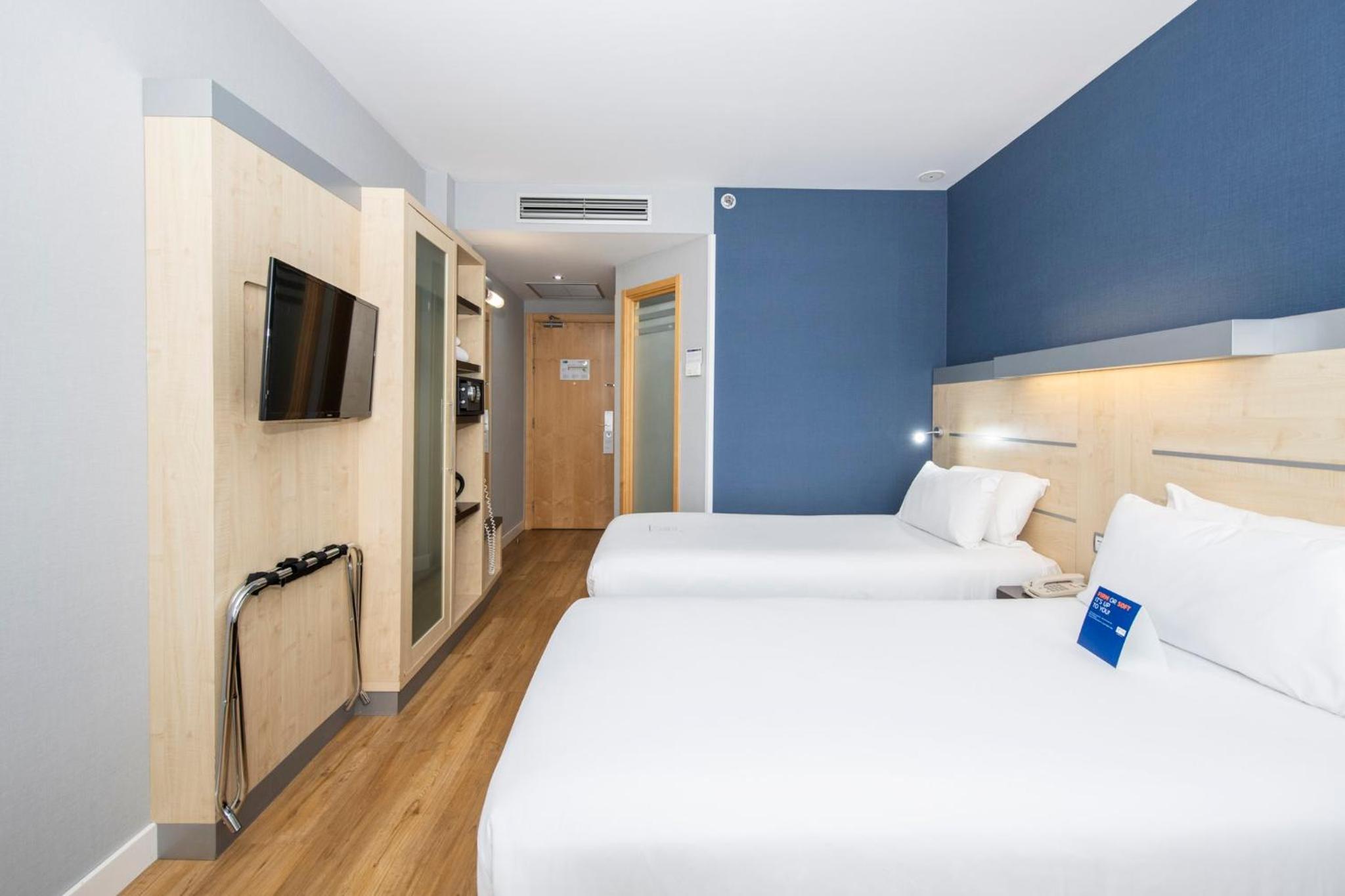 Standard Twin Room - Free Breakfast