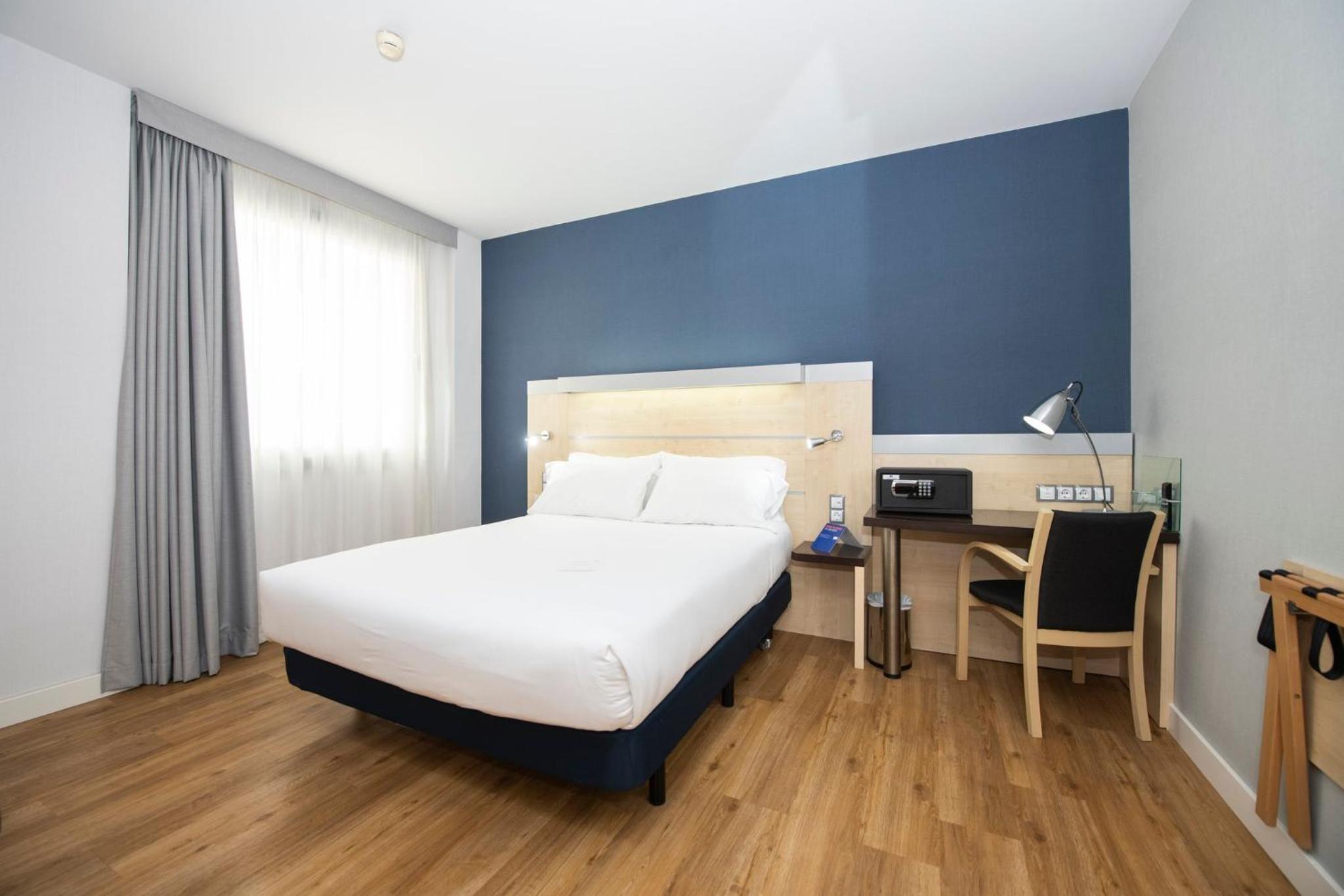 Standard Queen Room - Accessible with Free Breakfast photo 3