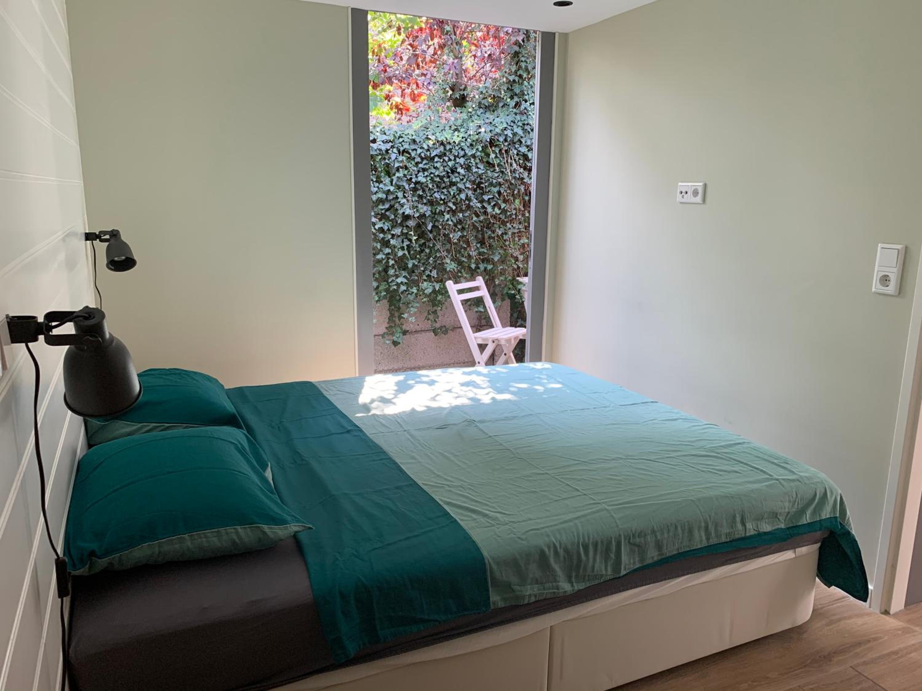 One-Bedroom Apartment - Photo 2