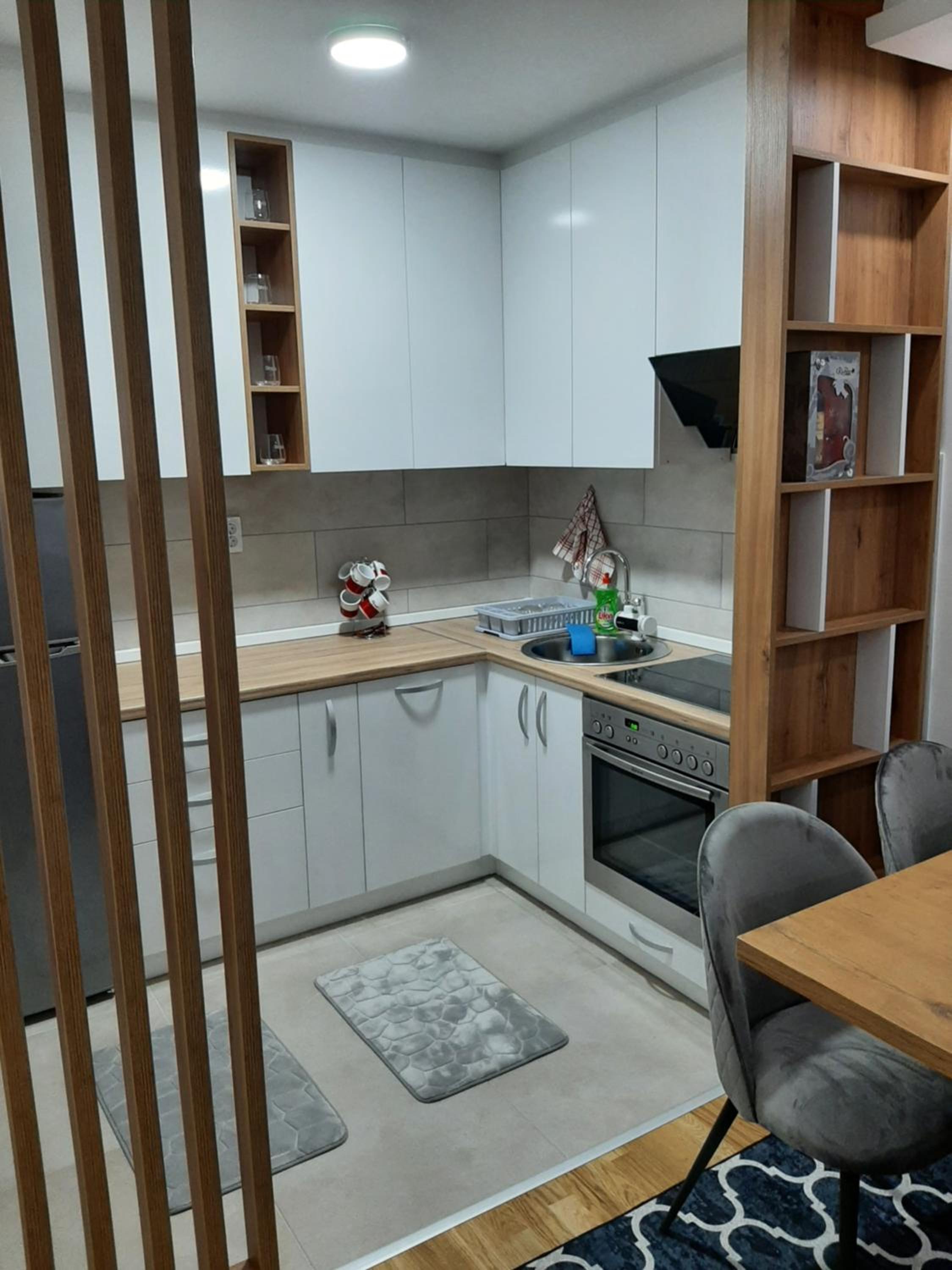 One-Bedroom Apartment photo 2
