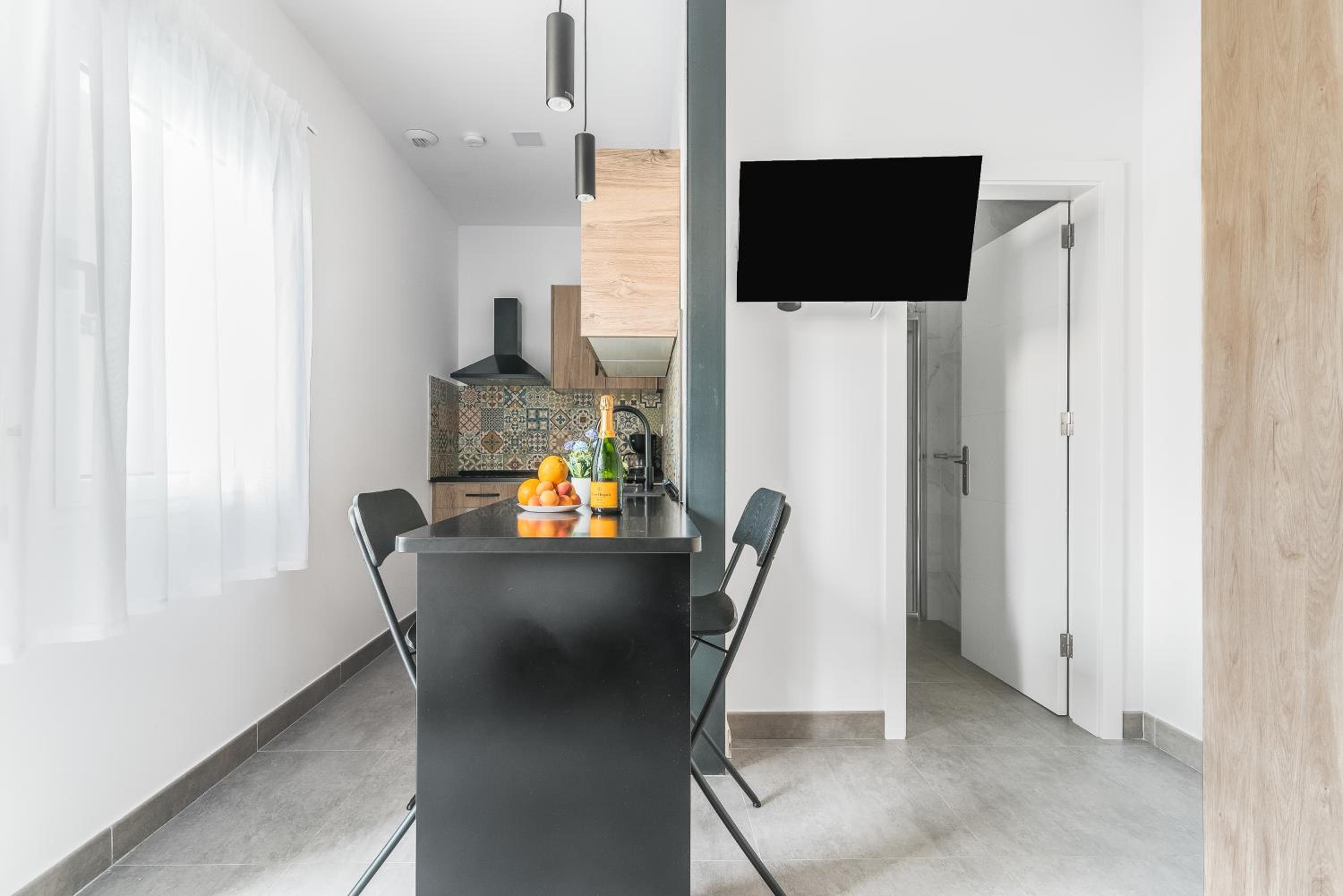 Deluxe Studio - Photo 2