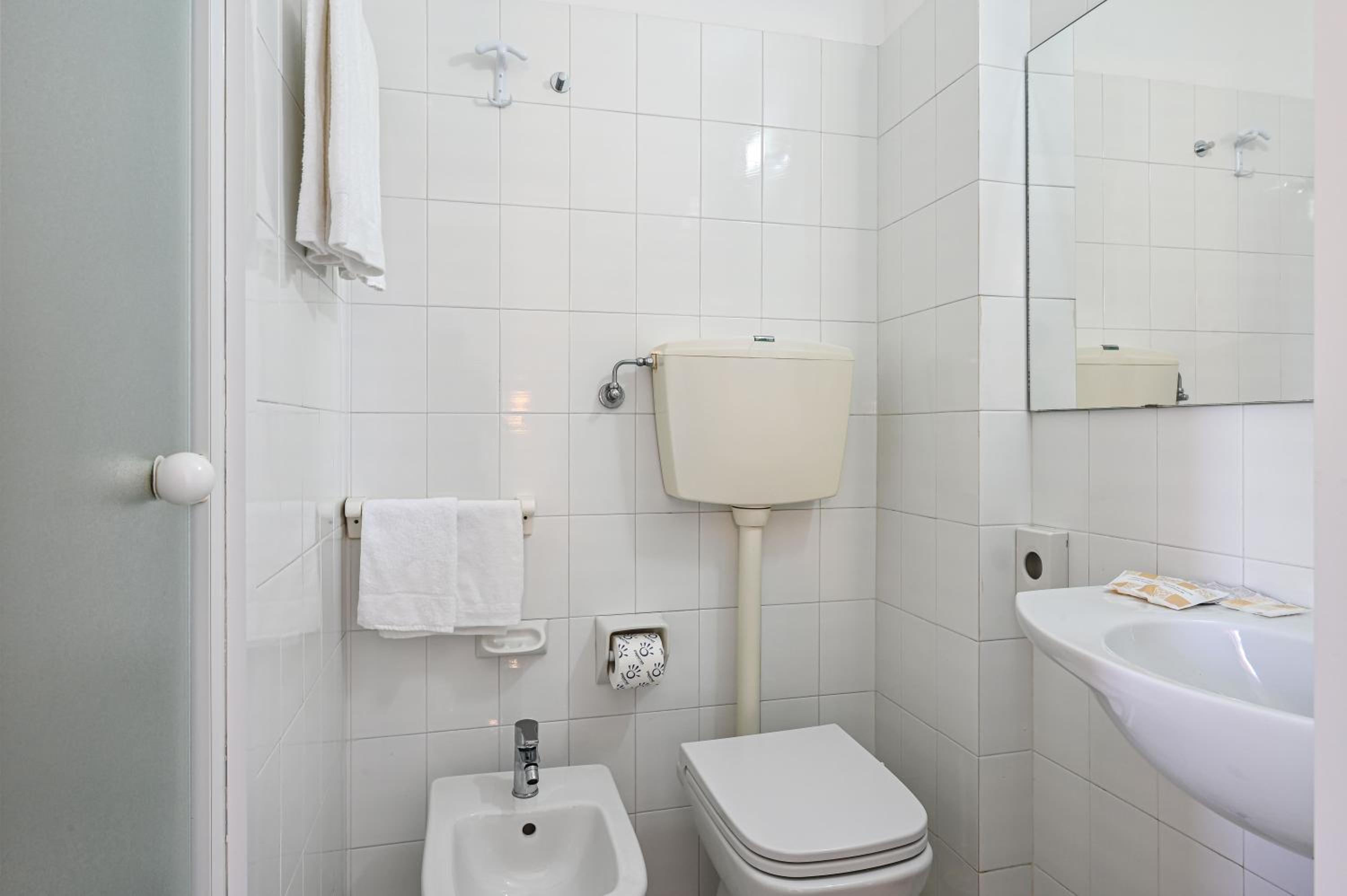 Economy Double or Twin Room photo 2