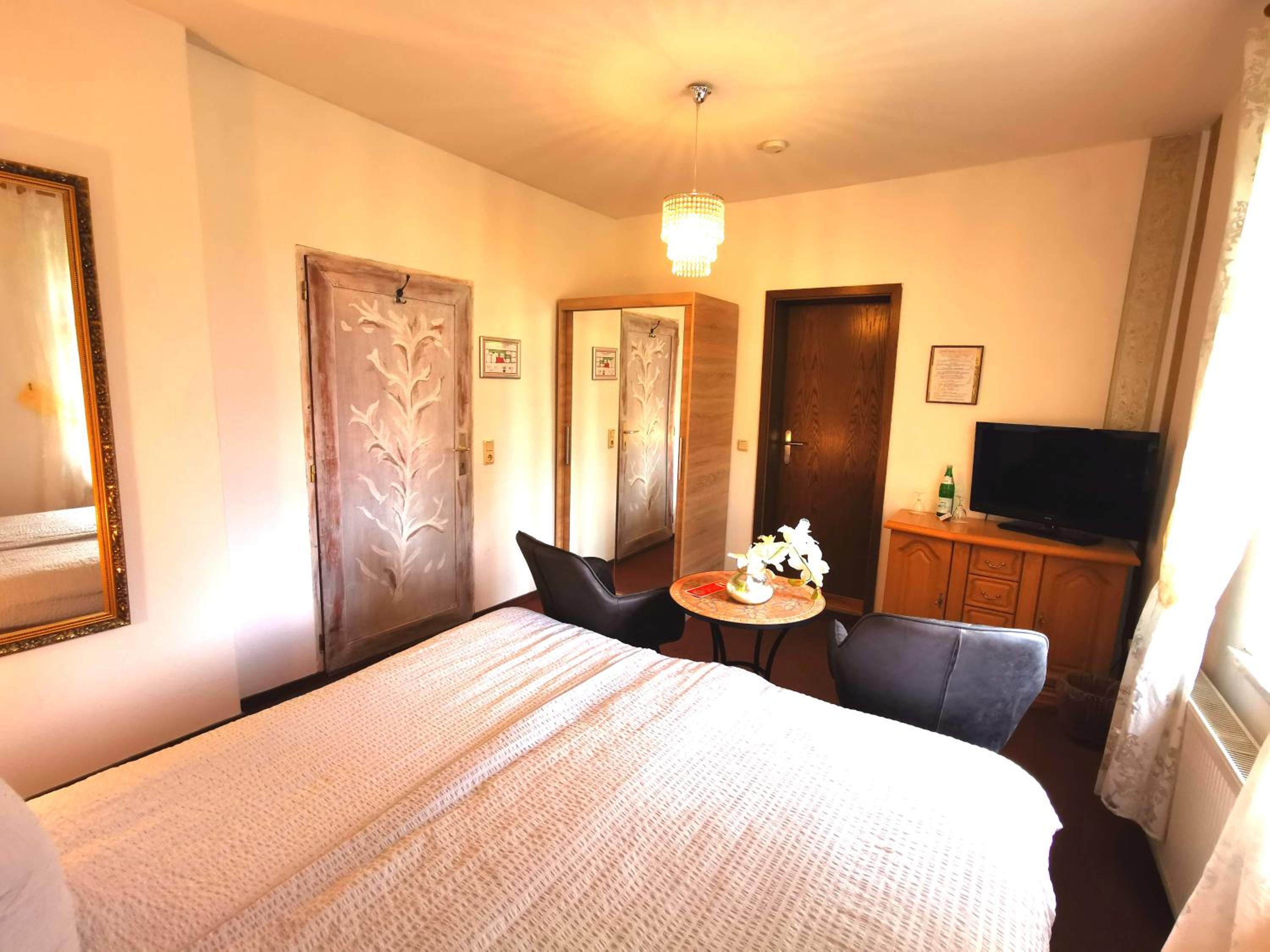 Small Double Room photo 3