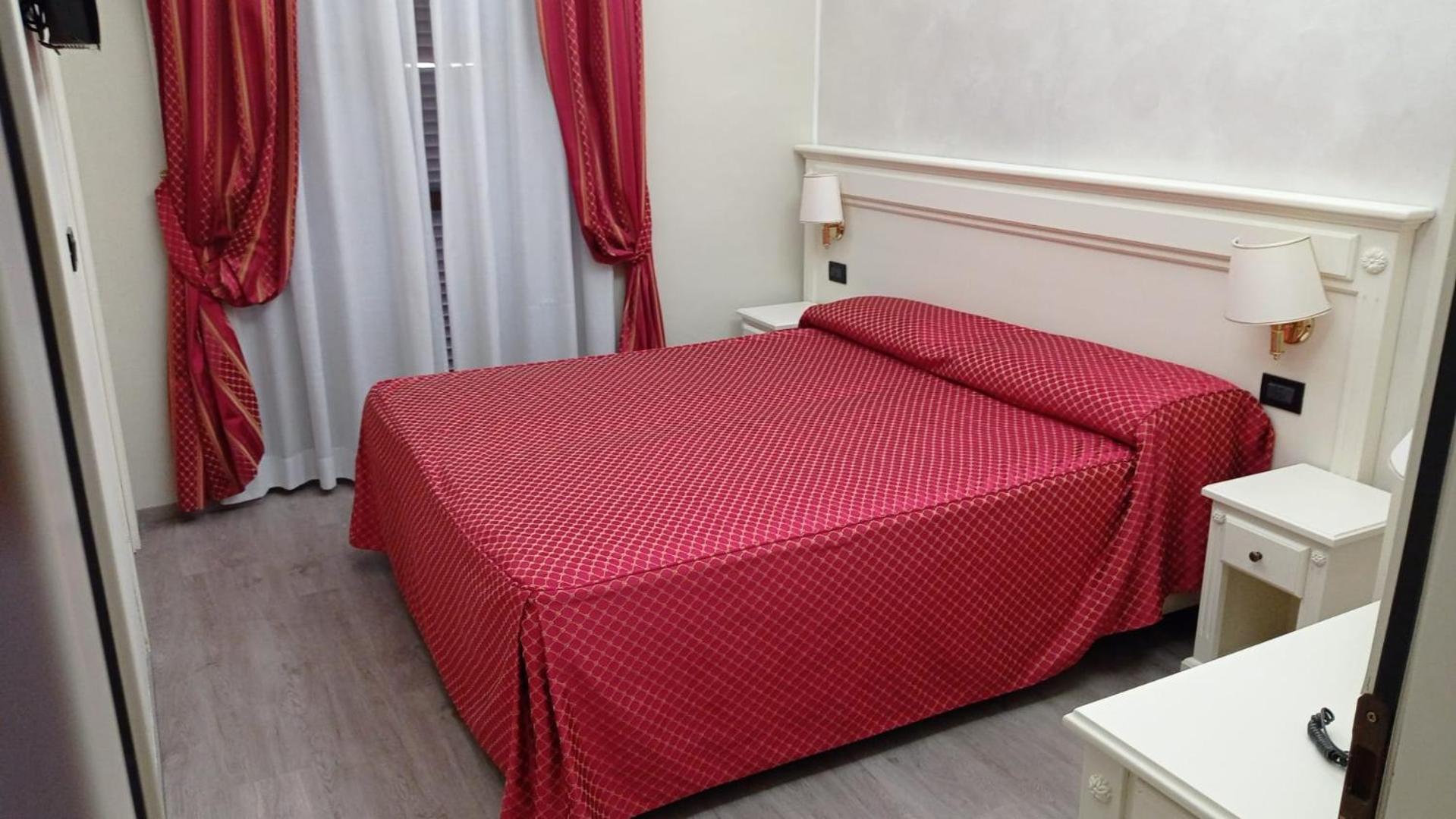 Double Room - Photo 28