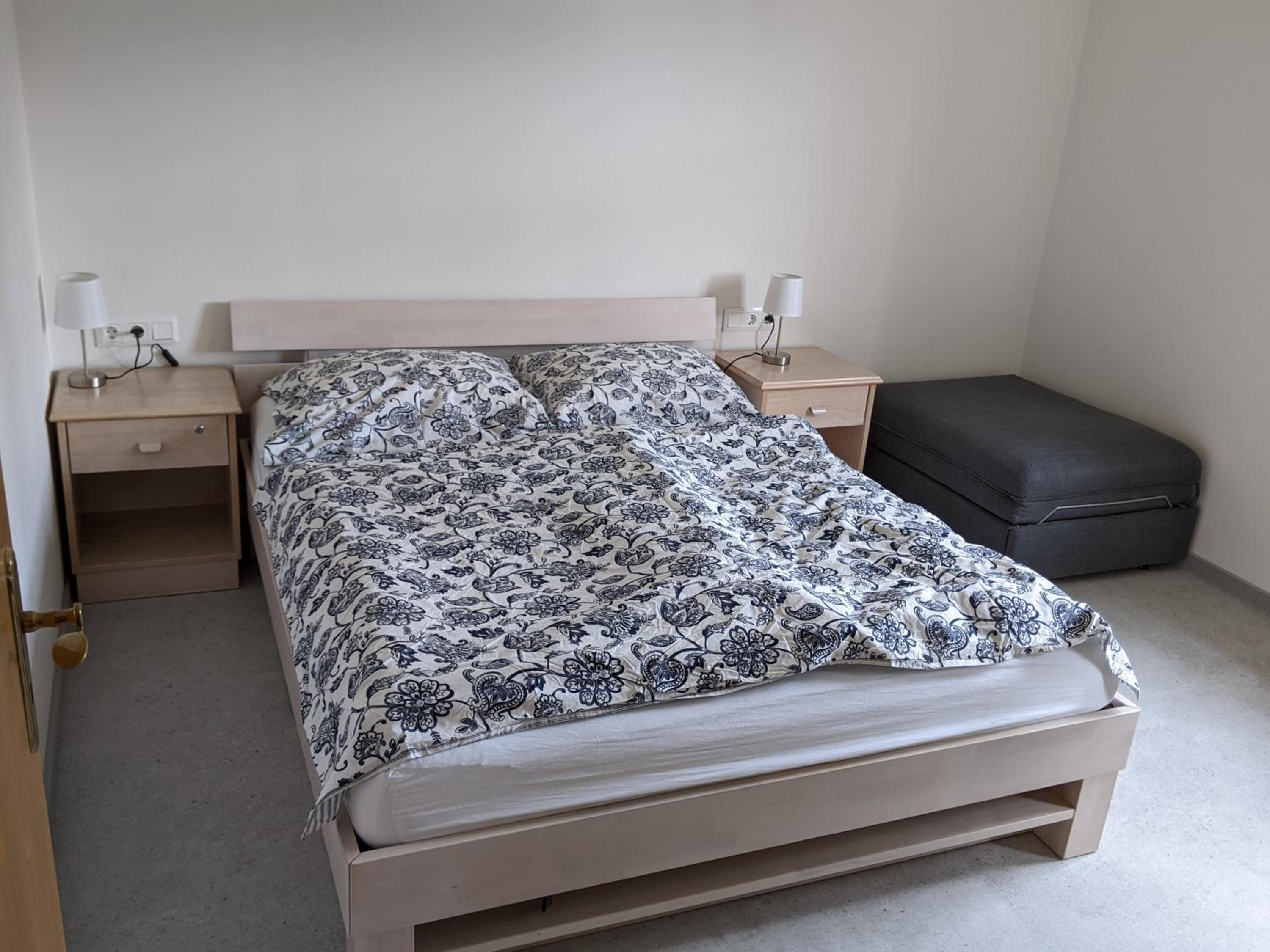 One-Bedroom Apartment photo 1