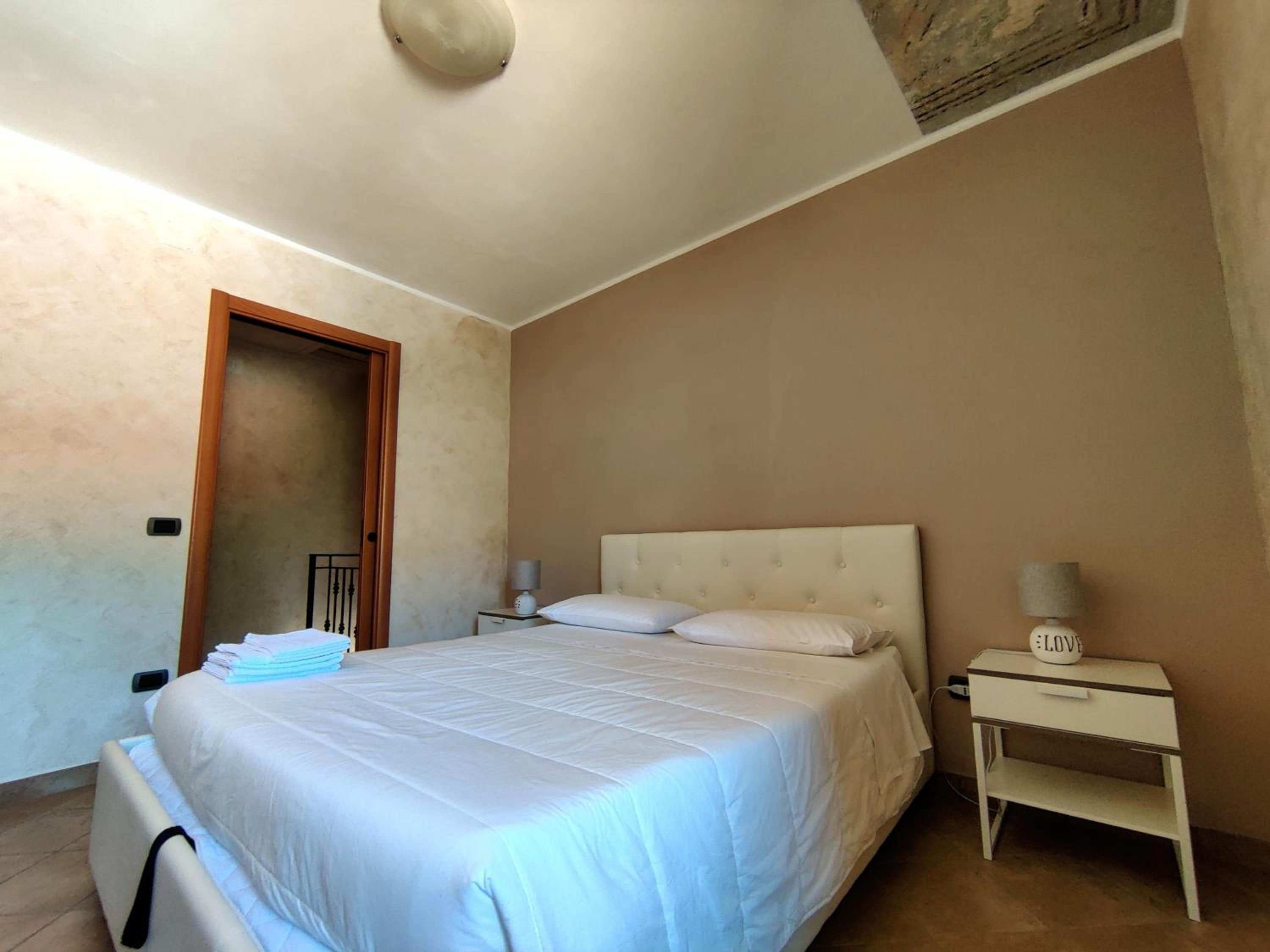 One-Bedroom House photo 1
