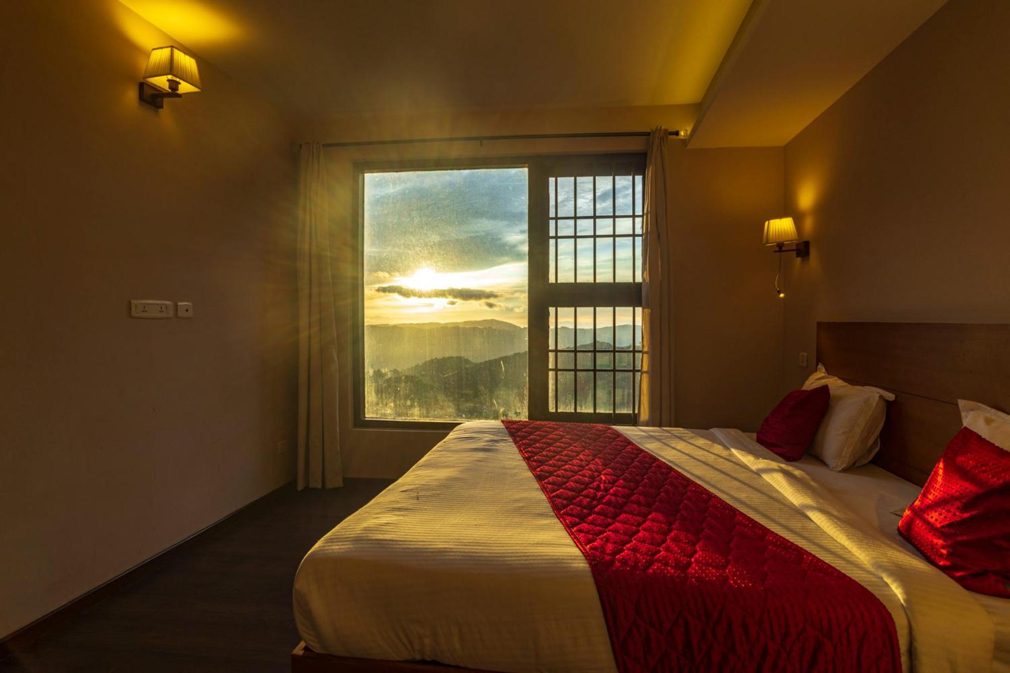 Suite with Mountain View - Photo 39