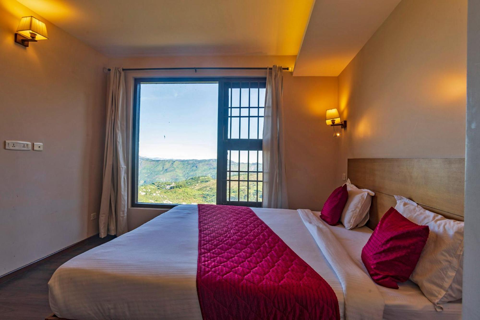 Suite with Mountain View - Photo 35