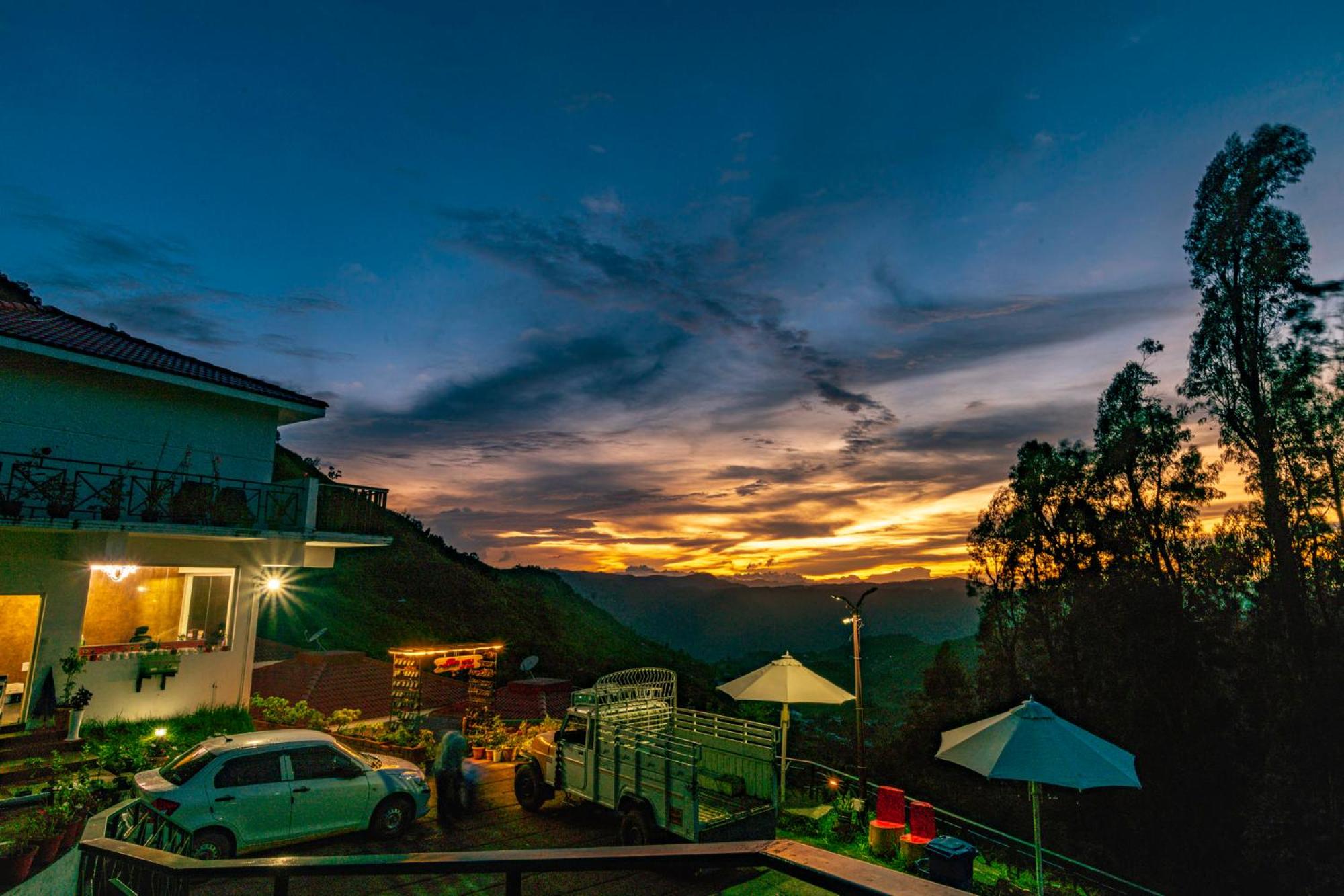 Suite with Mountain View - Photo 27