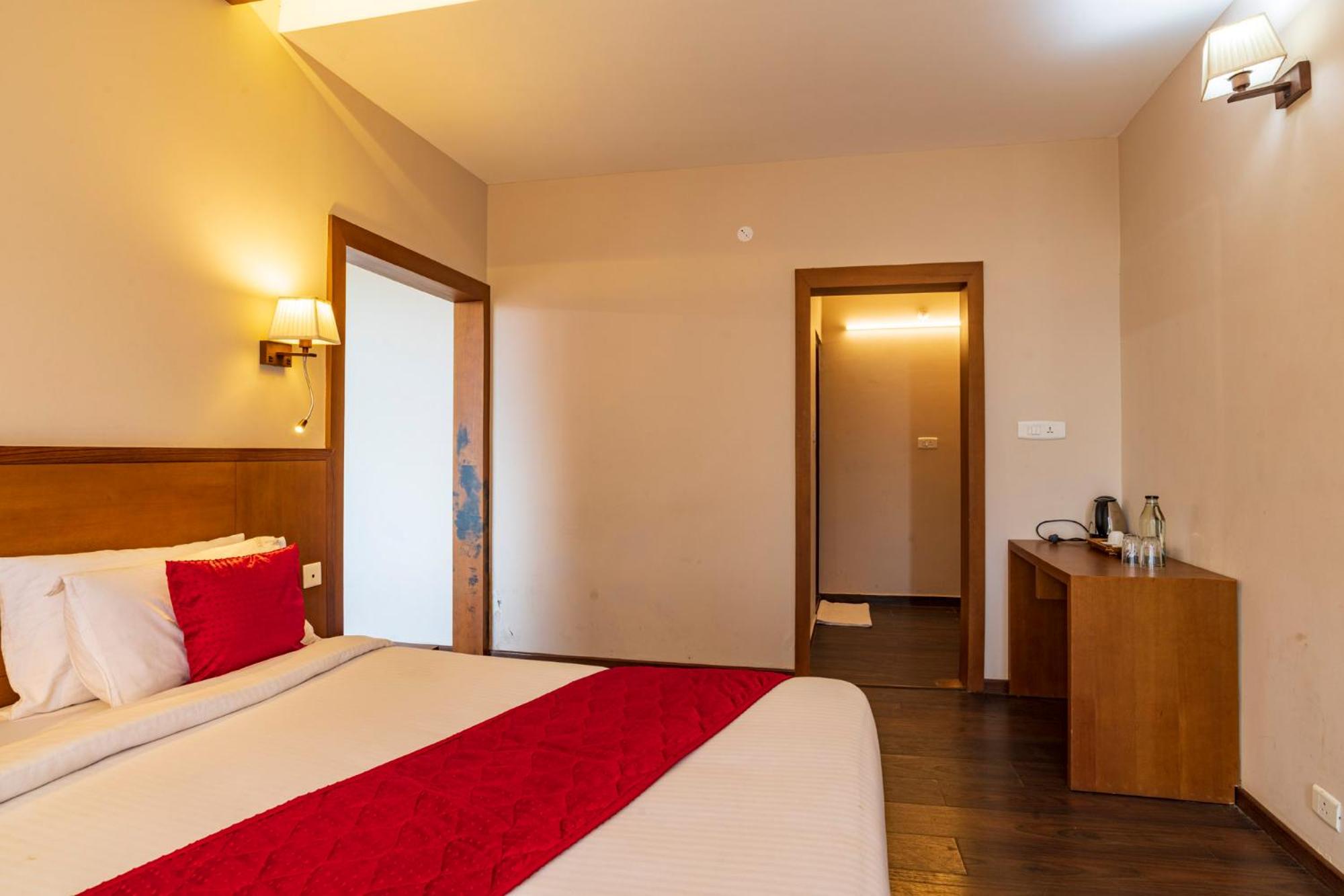 Suite with Mountain View - Photo 23