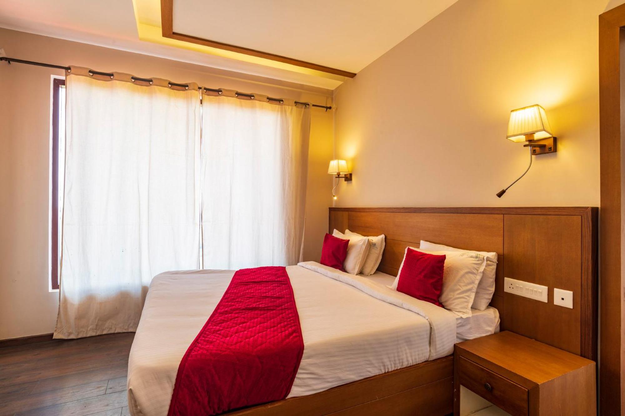 Suite with Mountain View - Photo 18