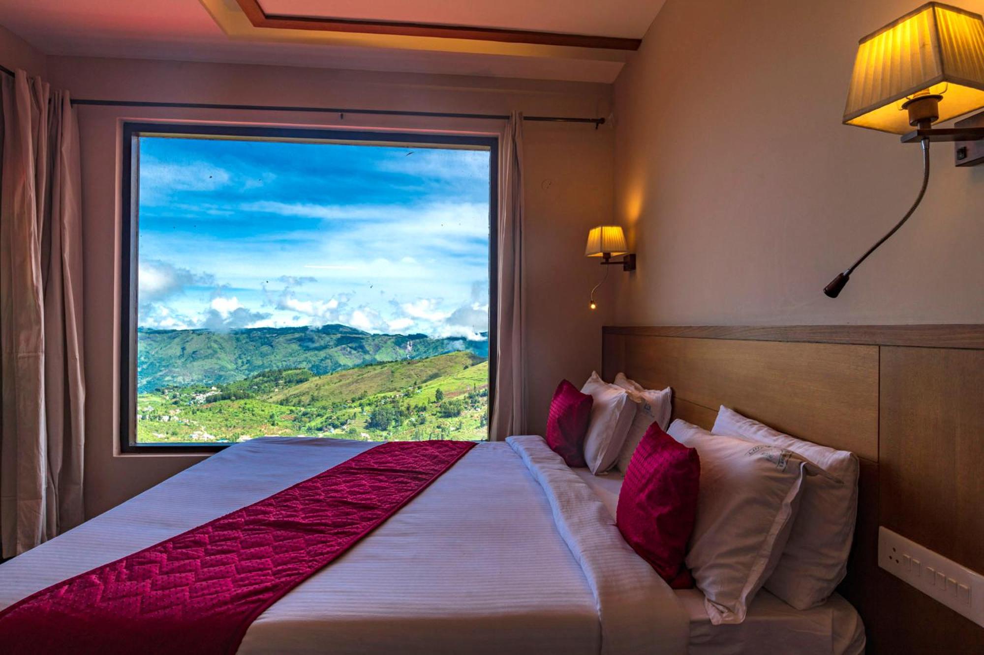 Suite with Mountain View - Photo 17