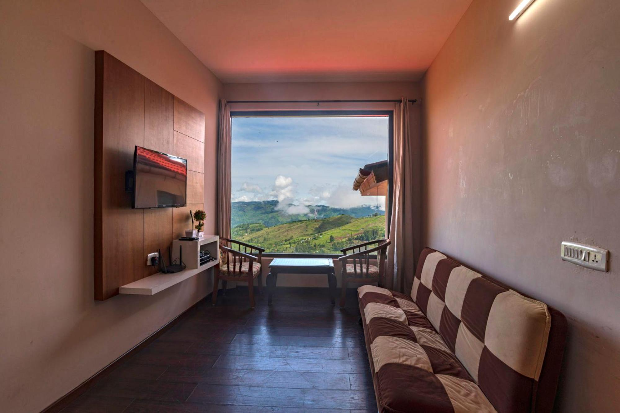 Suite with Mountain View - Photo 16