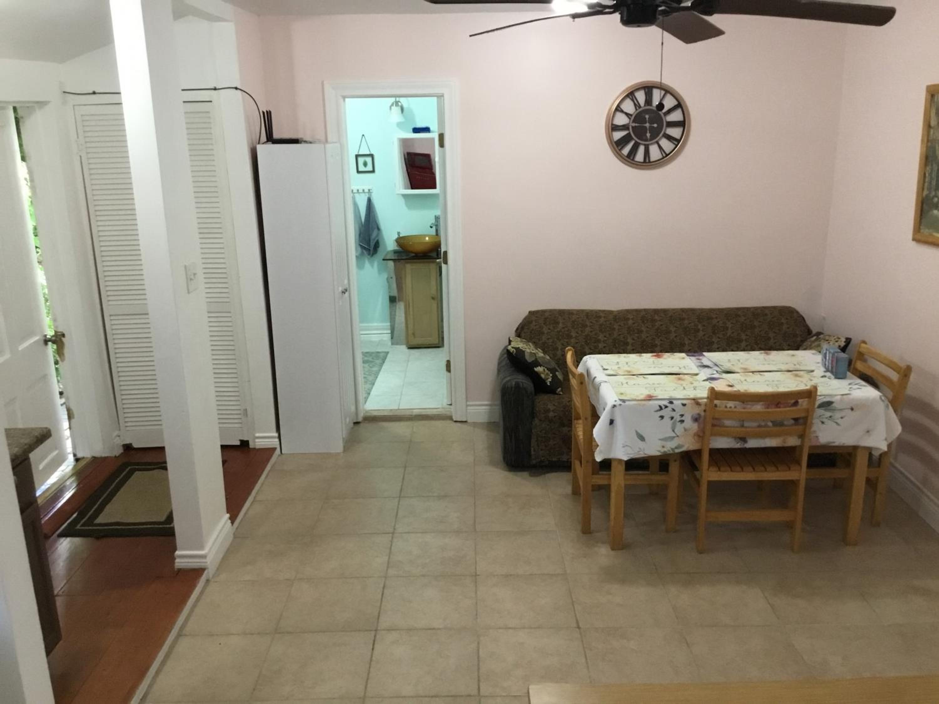 One-Bedroom Villa - Photo 10