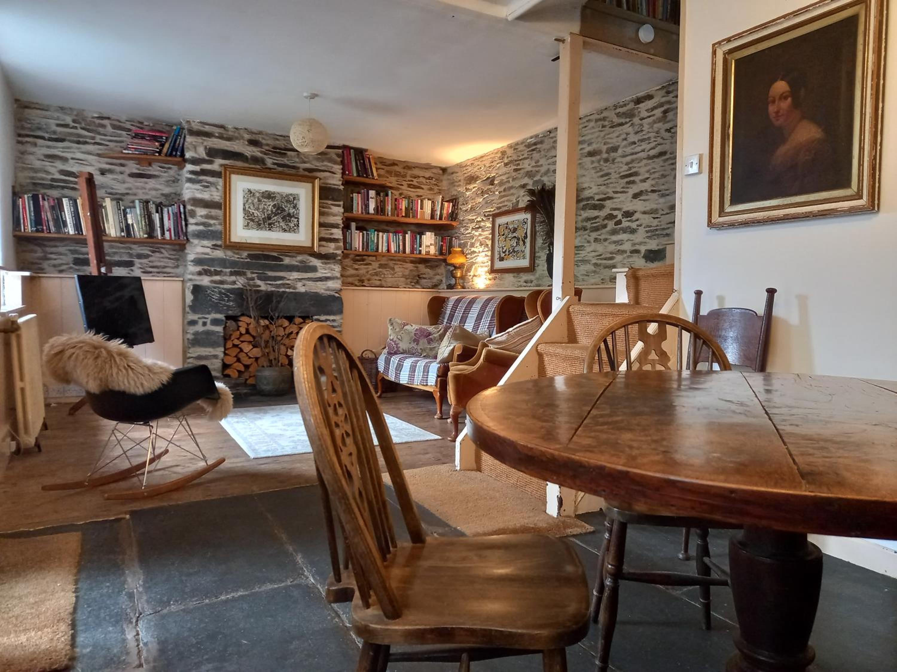 Two-Bedroom House - Photo 17