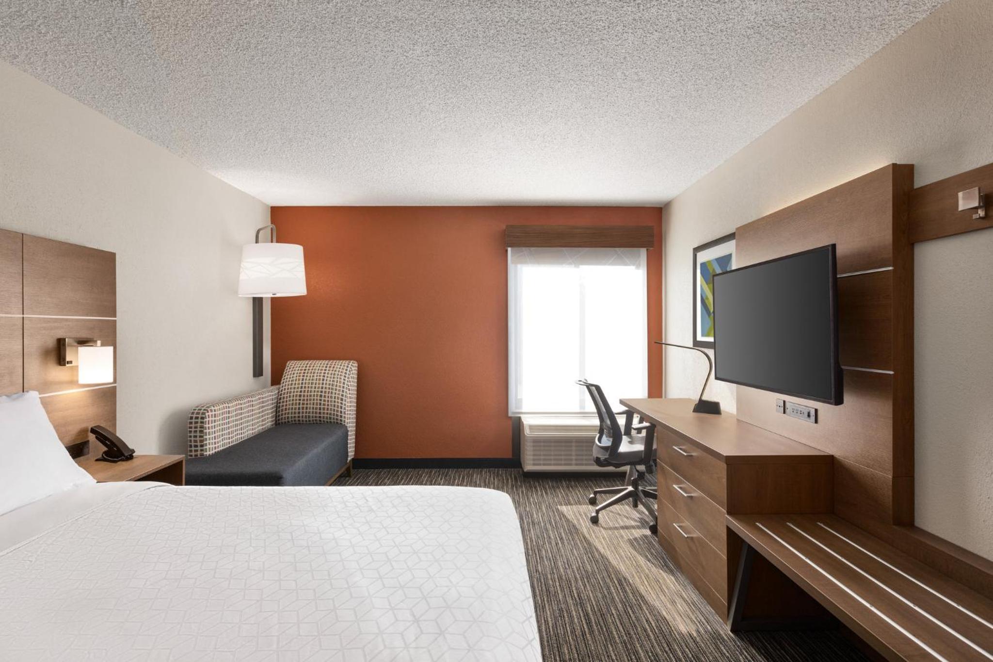 Standard King Room - Photo 1